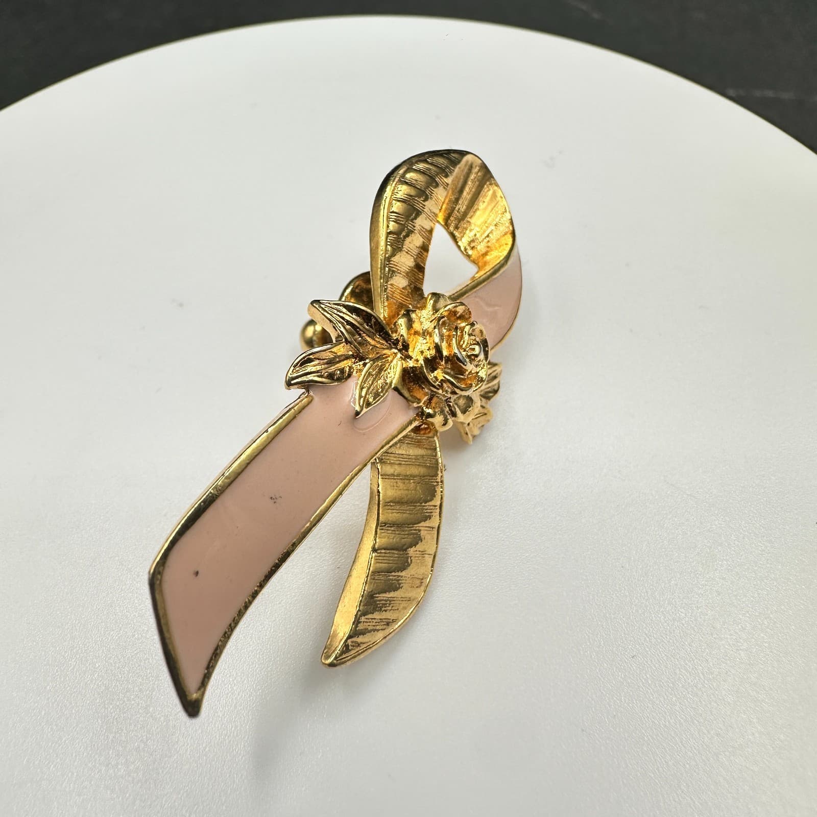 Avon Breast Cancer Awareness Gold Tone Pink Enamel Ribbon Pin Brooch Rose Flower - Thumbnail 4