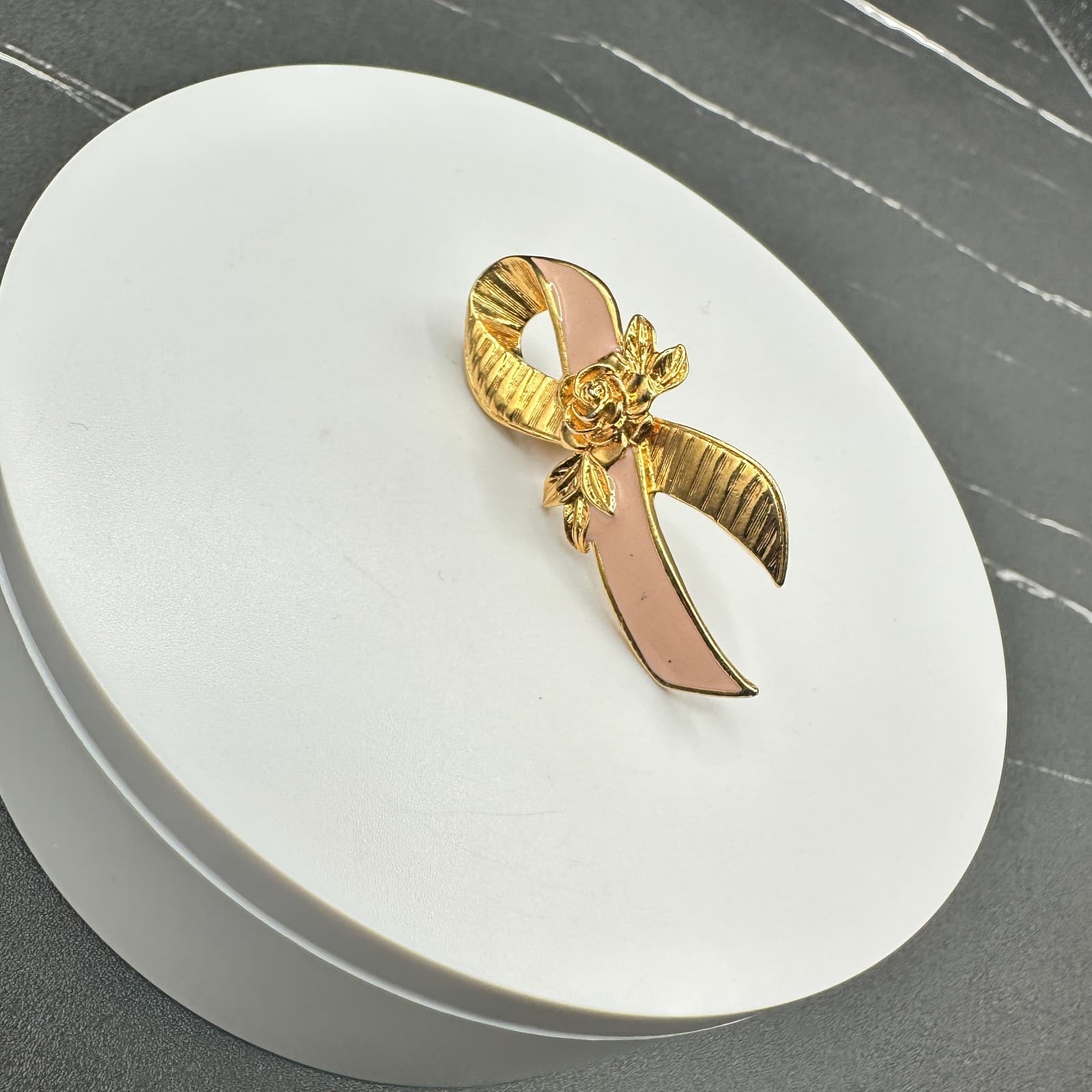 Avon Breast Cancer Awareness Gold Tone Pink Enamel Ribbon Pin Brooch Rose Flower - Thumbnail 2