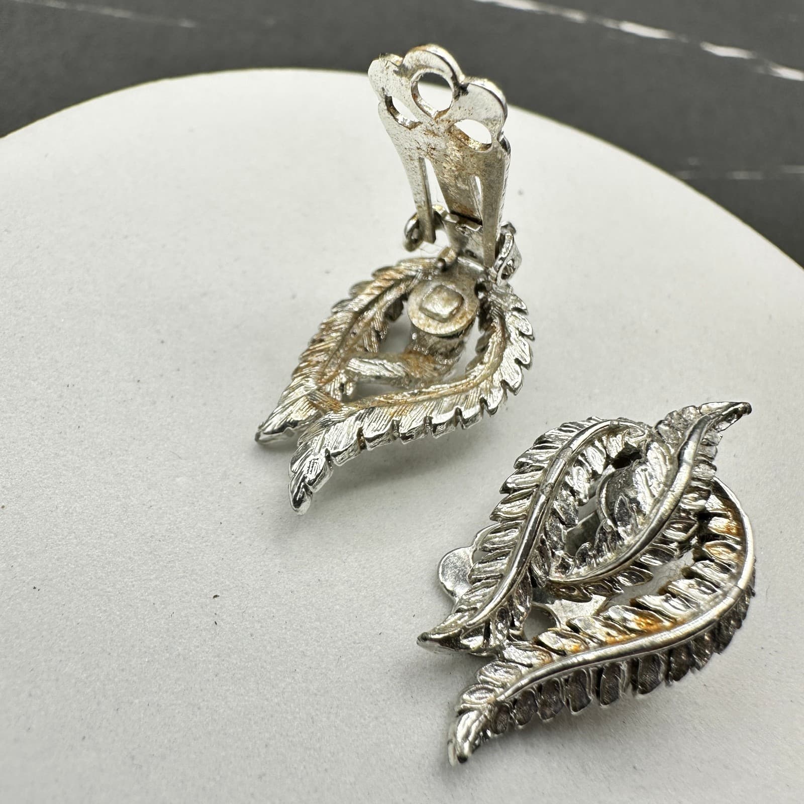 Vintage Coro Silver Tone Leaf Clip-On Earrings Mid Century Women's Jewelry - Thumbnail 8
