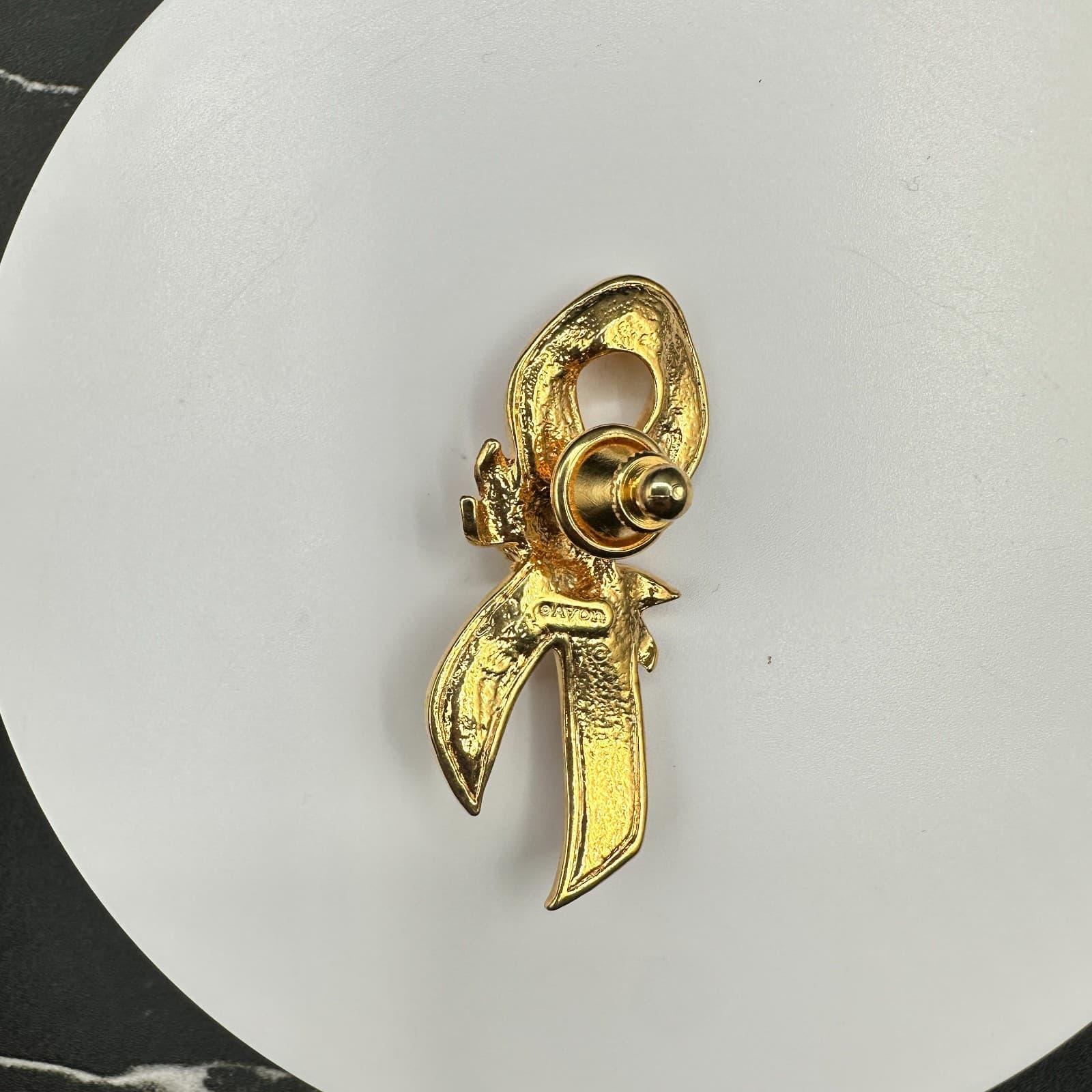 Avon Breast Cancer Awareness Gold Tone Pink Enamel Ribbon Pin Brooch Rose Flower - Thumbnail 5