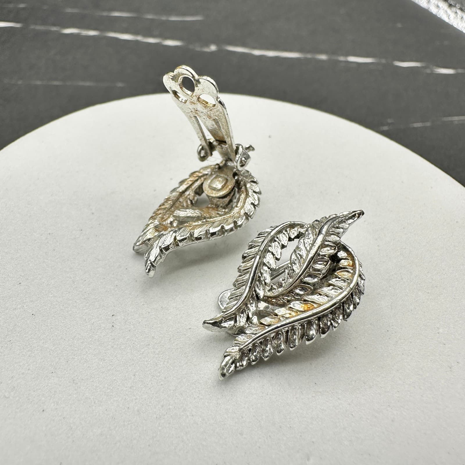 Vintage Coro Silver Tone Leaf Clip-On Earrings Mid Century Women's Jewelry - Thumbnail 7