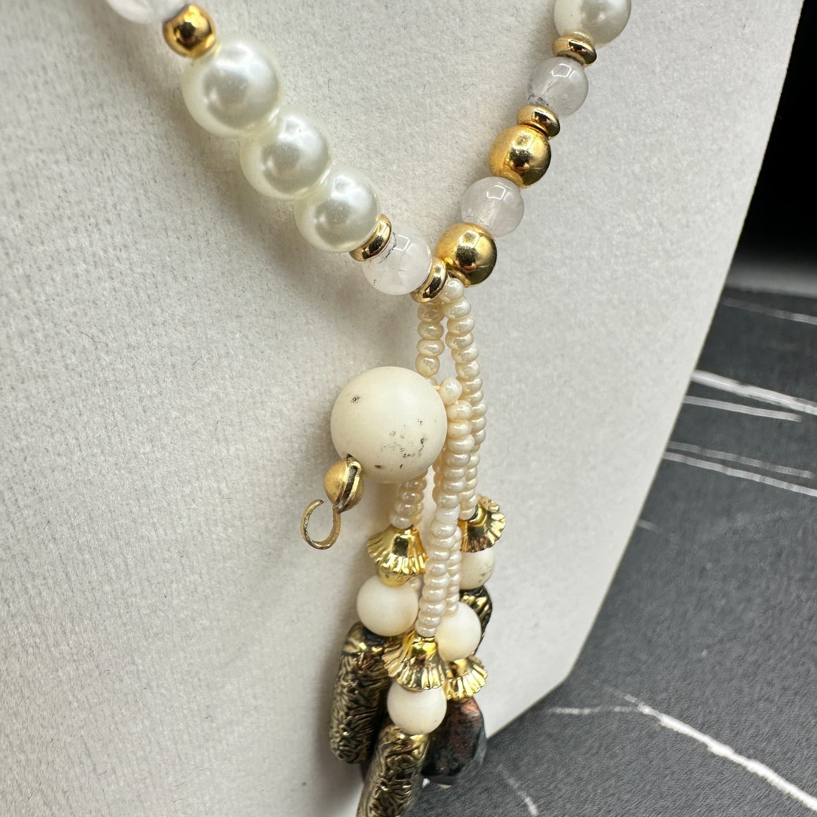 Vintage LR Faux Pearl Necklace White Quartz Gold Tone Tassel Pendant Boho - Thumbnail 4