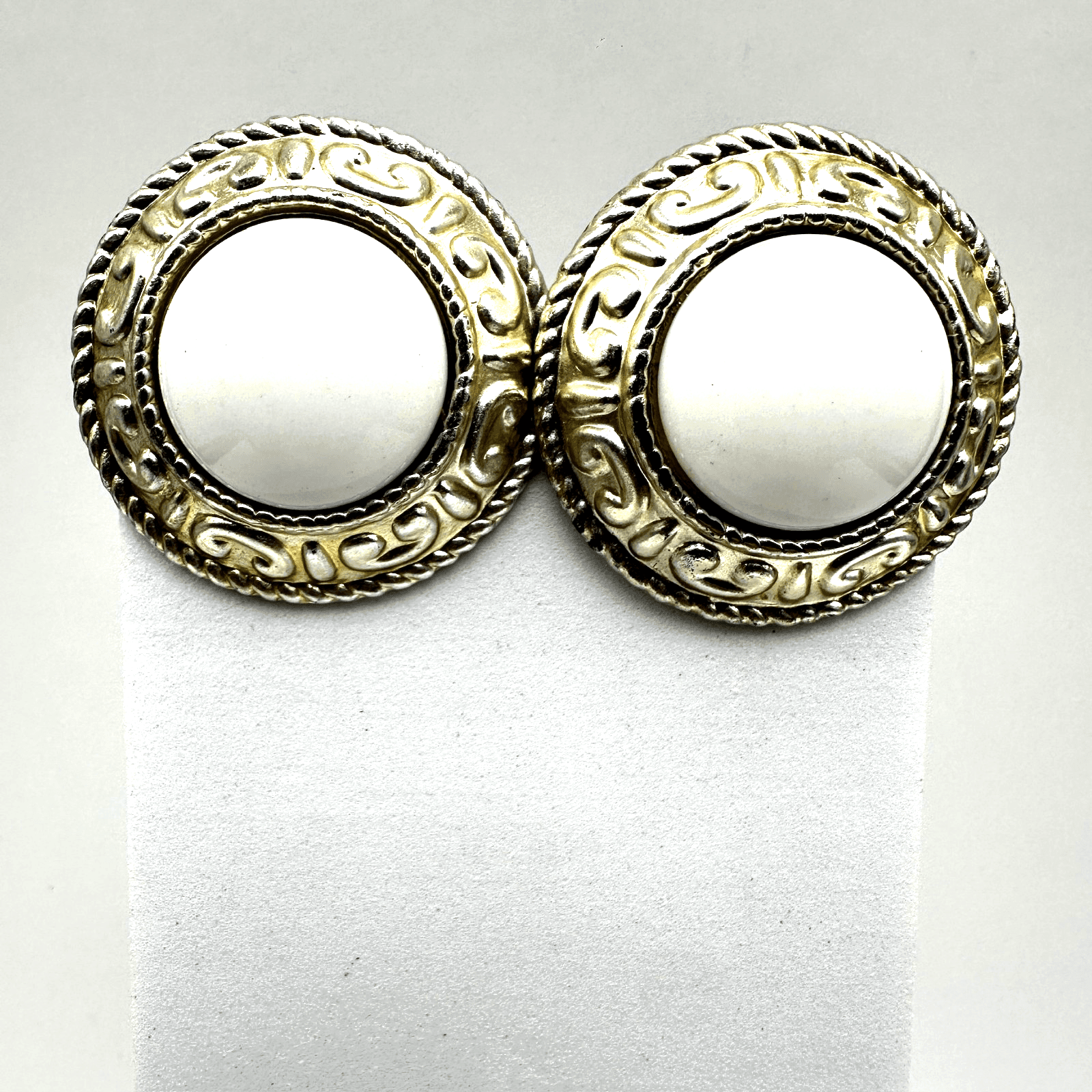 Vintage 90s White Enamel Cabochon Gold-Tone Round Ornate Clip On Earring Jewelry