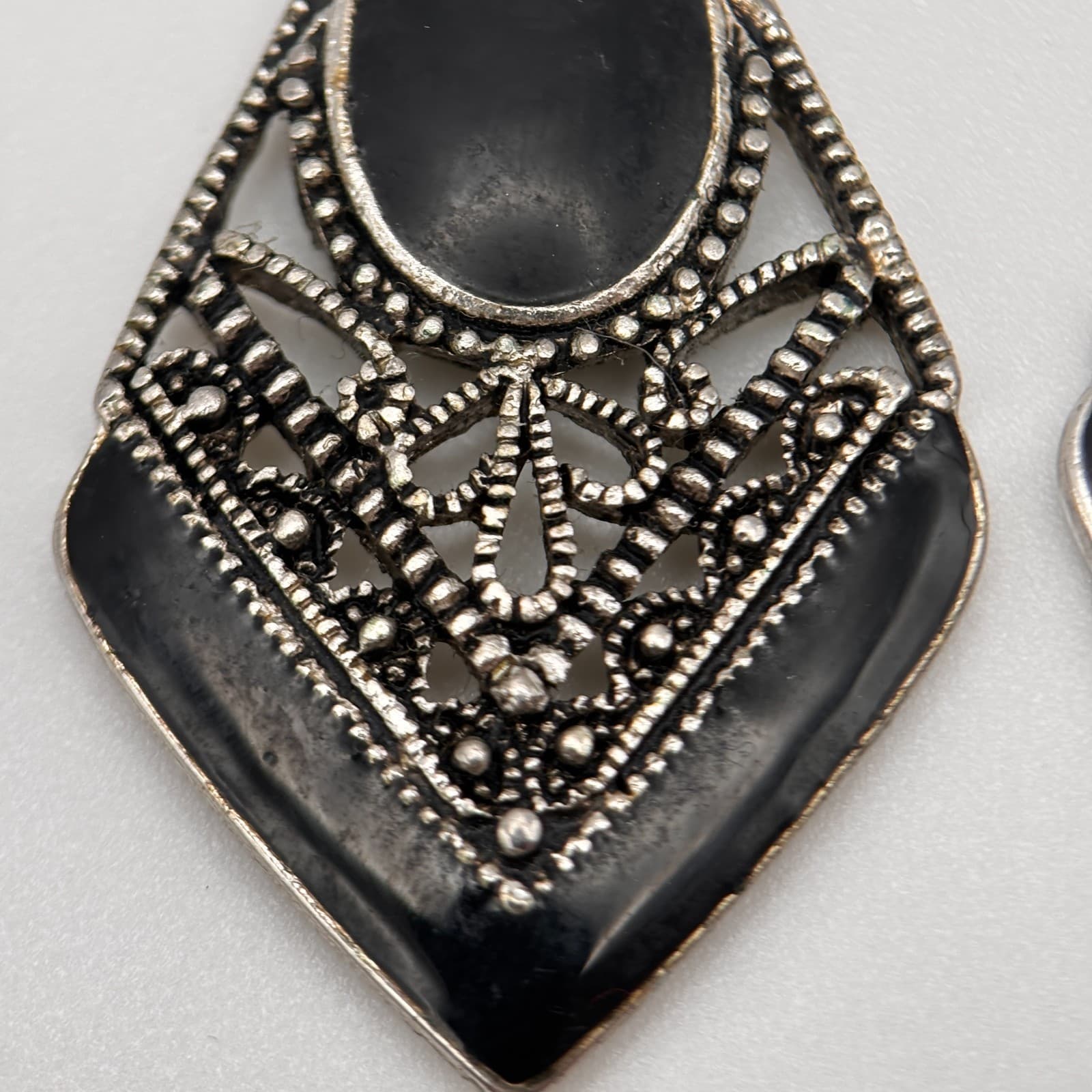 Vintage 90s Silver Tone Black Enamel Filigree Rhombus Dangle Earrings Jewelry - Thumbnail 5