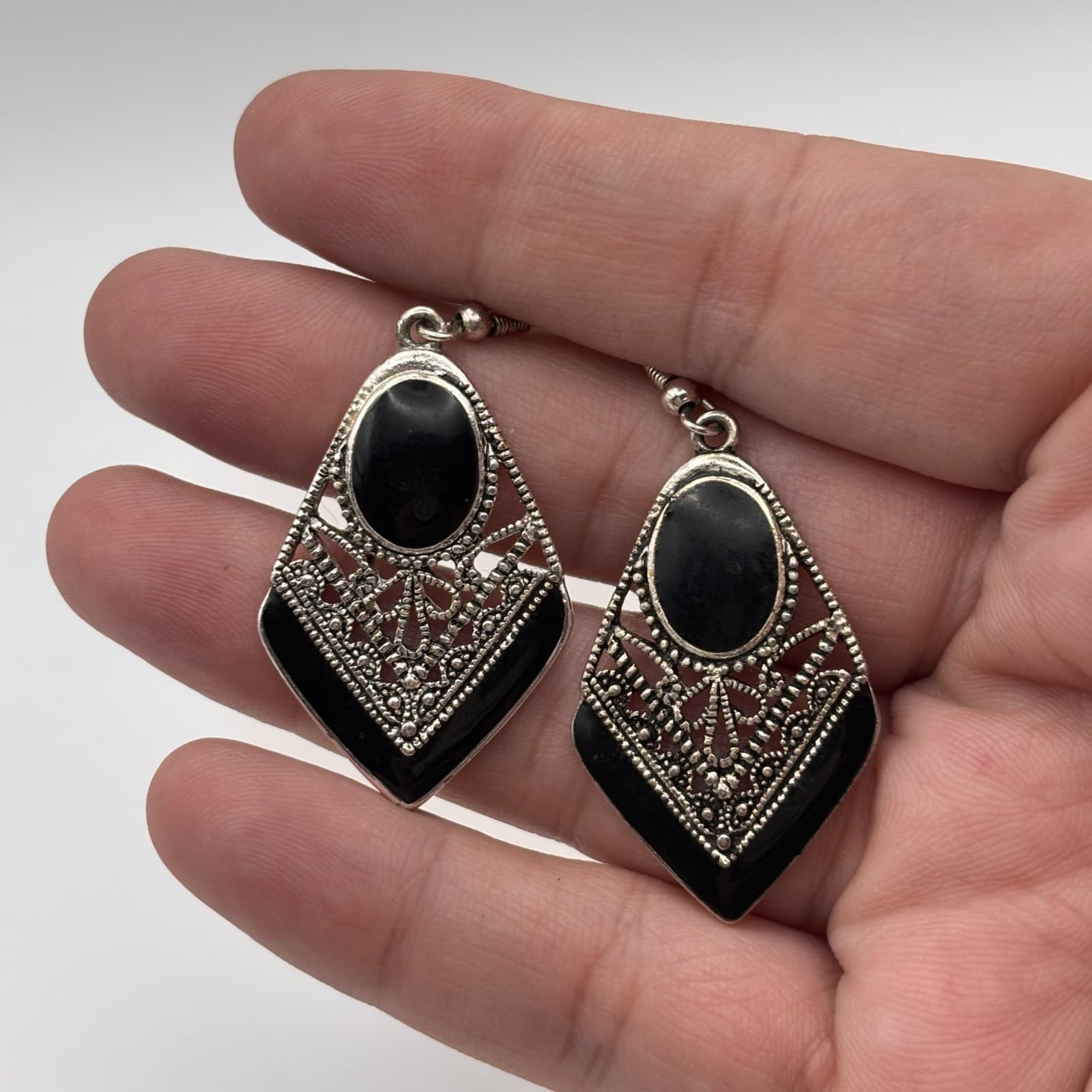 Vintage 90s Silver Tone Black Enamel Filigree Rhombus Dangle Earrings Jewelry - Thumbnail 9