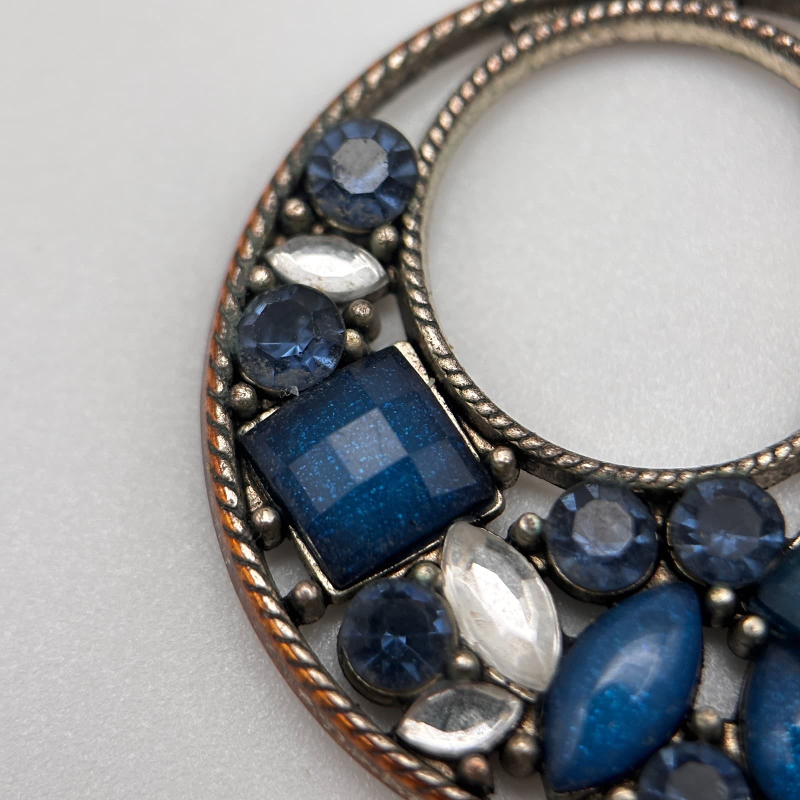 Vintage 90s Bronze Tone Open Hoop Dangle Earrings Multi Blue Rhinestone Jewelry - Thumbnail 6