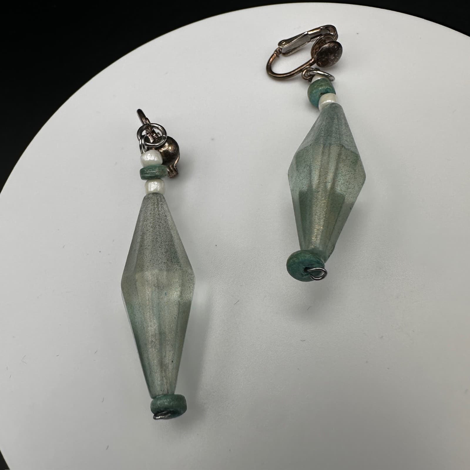 Vintage 90s Faceted Green Glass Diamond Shaped Drop Earrings Women's Jewelry - Thumbnail 7