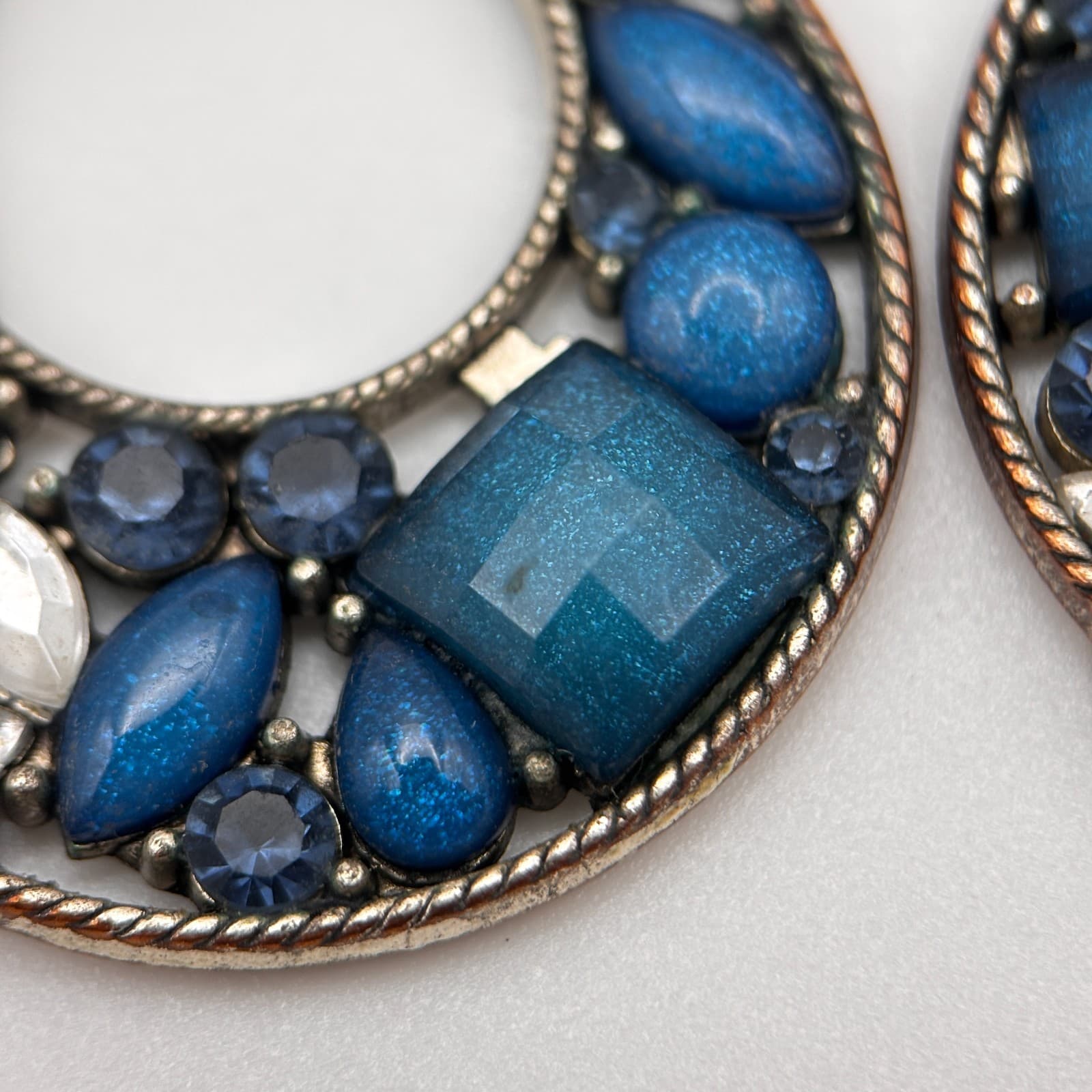Vintage 90s Bronze Tone Open Hoop Dangle Earrings Multi Blue Rhinestone Jewelry - Thumbnail 3