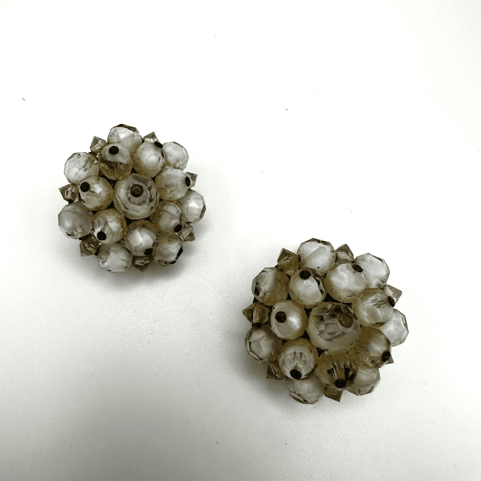 Vintage 90s frosted white faceted glass bead cluster clip-on earrings Jewelry