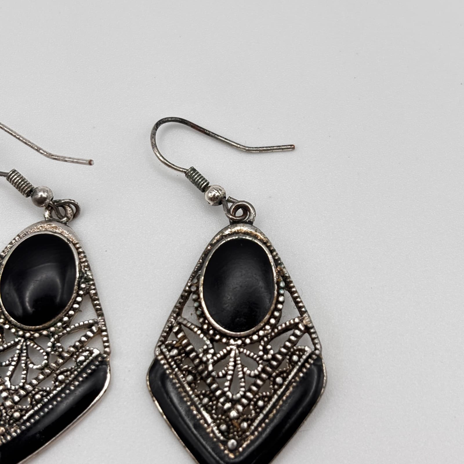 Vintage Y2K Silver Tone Black Enamel Drop Women's Dangle Earrings Filigree Boho - Thumbnail 5