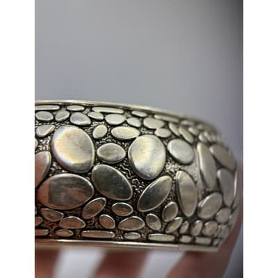 Vintage Silver Cuff Bracelet with Intricate Pebble Design Statement Jewelry Y2K - Thumbnail 2
