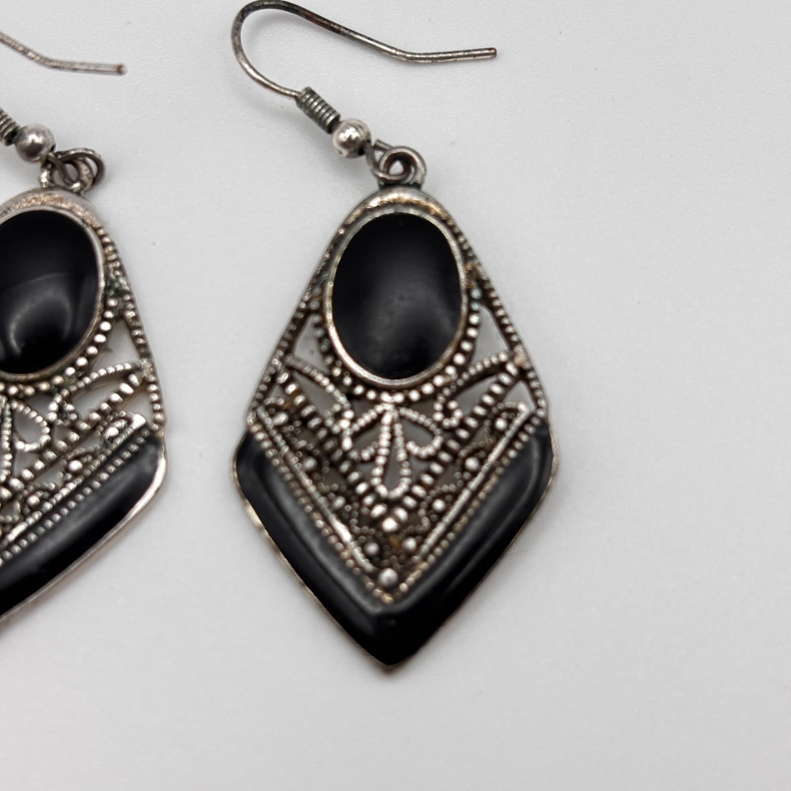 Vintage Y2K Silver Tone Black Enamel Drop Women's Dangle Earrings Filigree Boho - Thumbnail 2