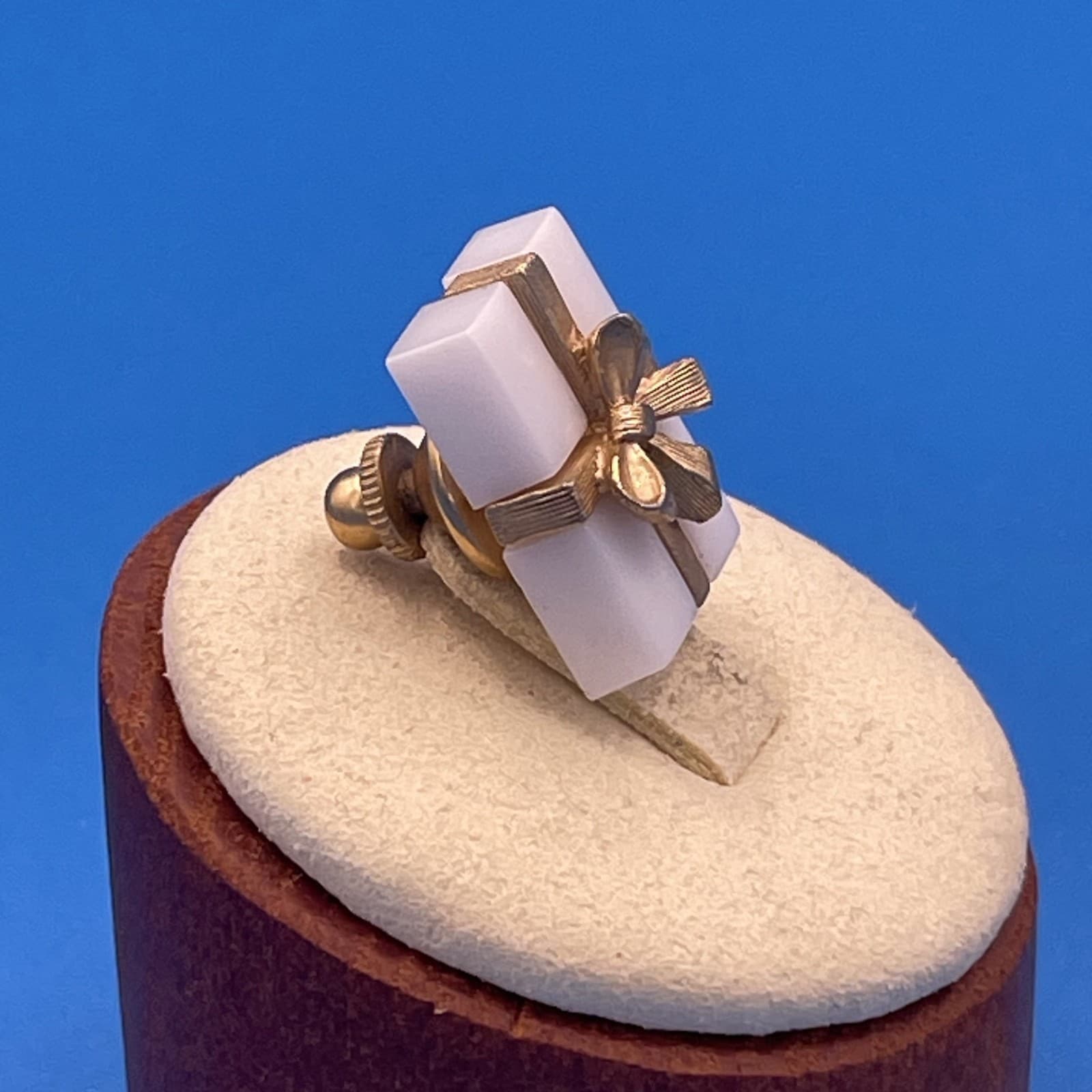 Vintage VTG Gold Tone Tie Tack Stick Pin White Onyx Gift Box Bow Minimalist - Thumbnail 4