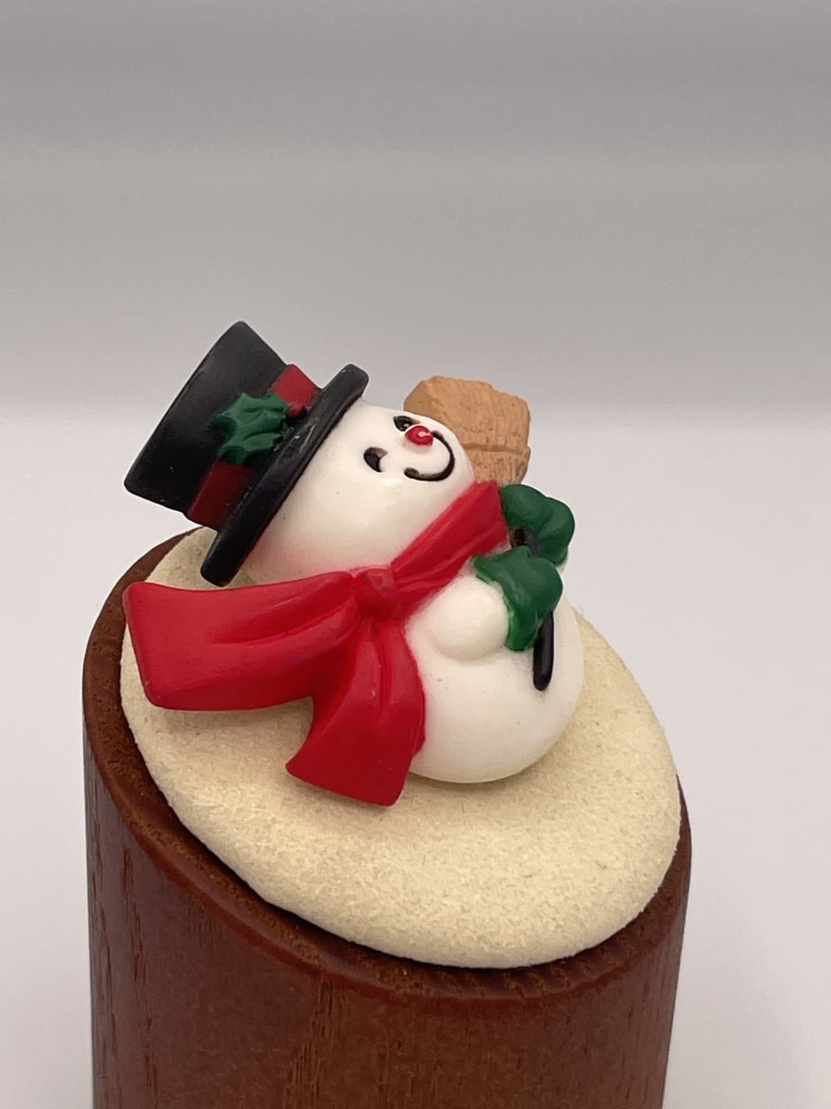 Vintage Hallmark Cards Snowman Christmas Brooch Pin Red Scarf Acrylic - Thumbnail 5