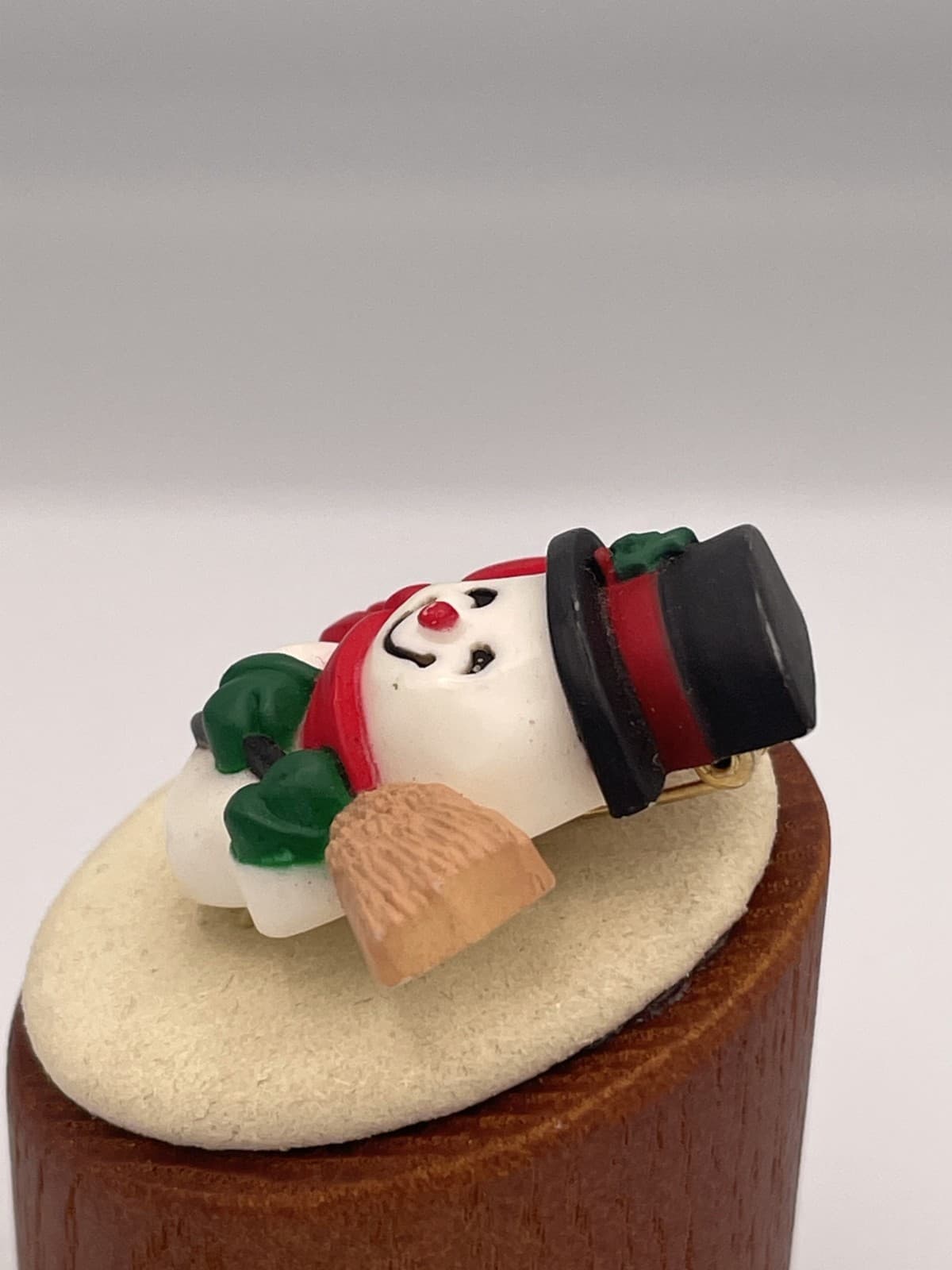 Vintage Hallmark Cards Snowman Christmas Brooch Pin Red Scarf Acrylic - Thumbnail 6