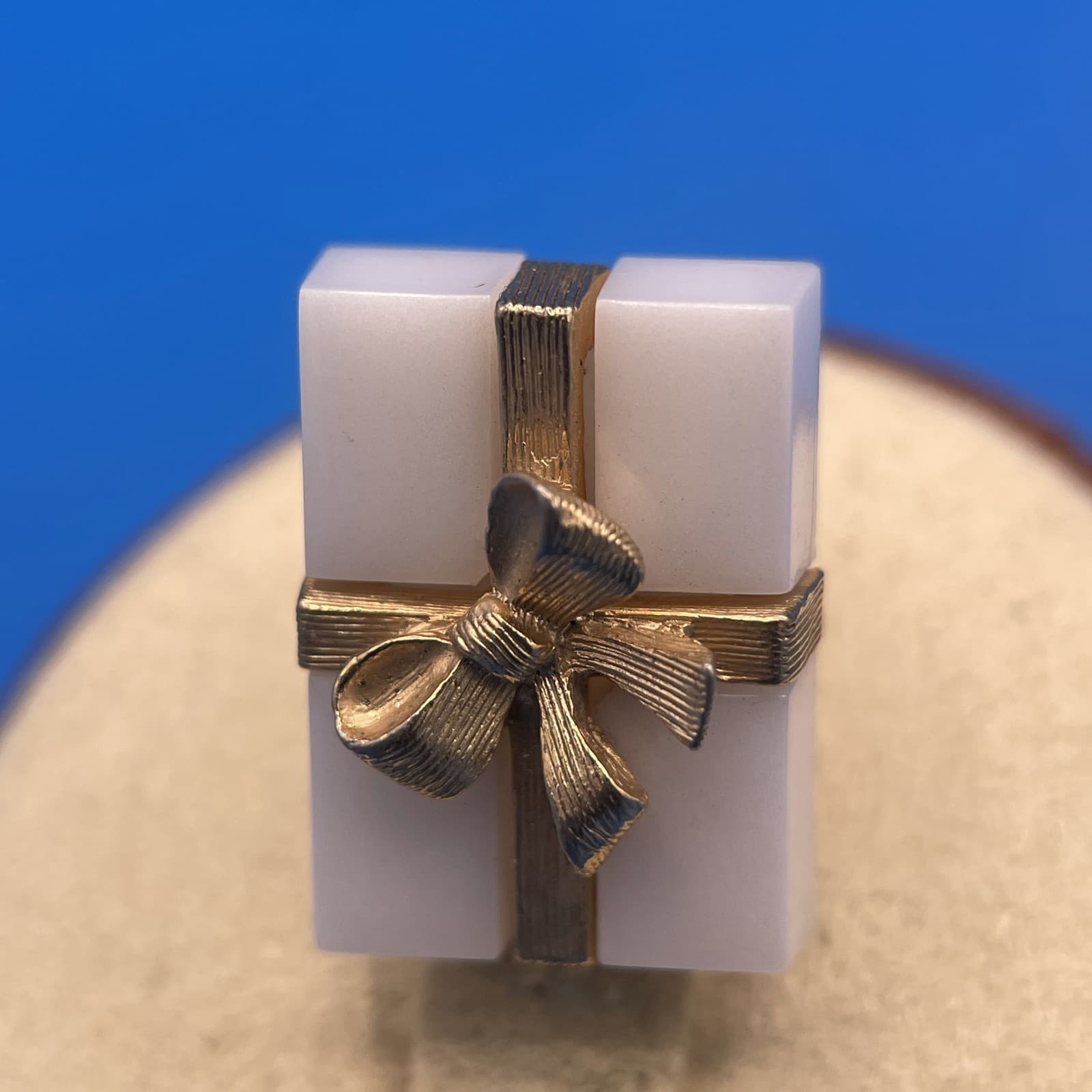 Vintage VTG Gold Tone Tie Tack Stick Pin White Onyx Gift Box Bow Minimalist - Thumbnail 6