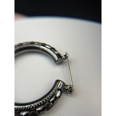 Vintage Etched Pattern Silver-Toned Fashion Collectible Huggie Hoop Earrings - Thumbnail 9