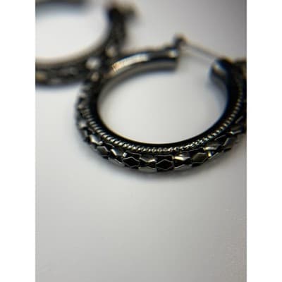 Vintage Etched Pattern Silver-Toned Fashion Collectible Huggie Hoop Earrings - Thumbnail 8