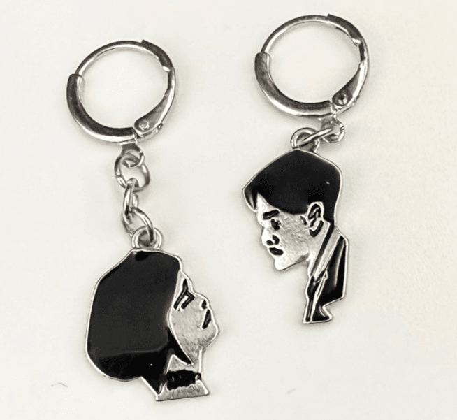 Vintage Silver-Tone Enamel Mia Wallace & Vincent Vega Couple Classic Dangle
