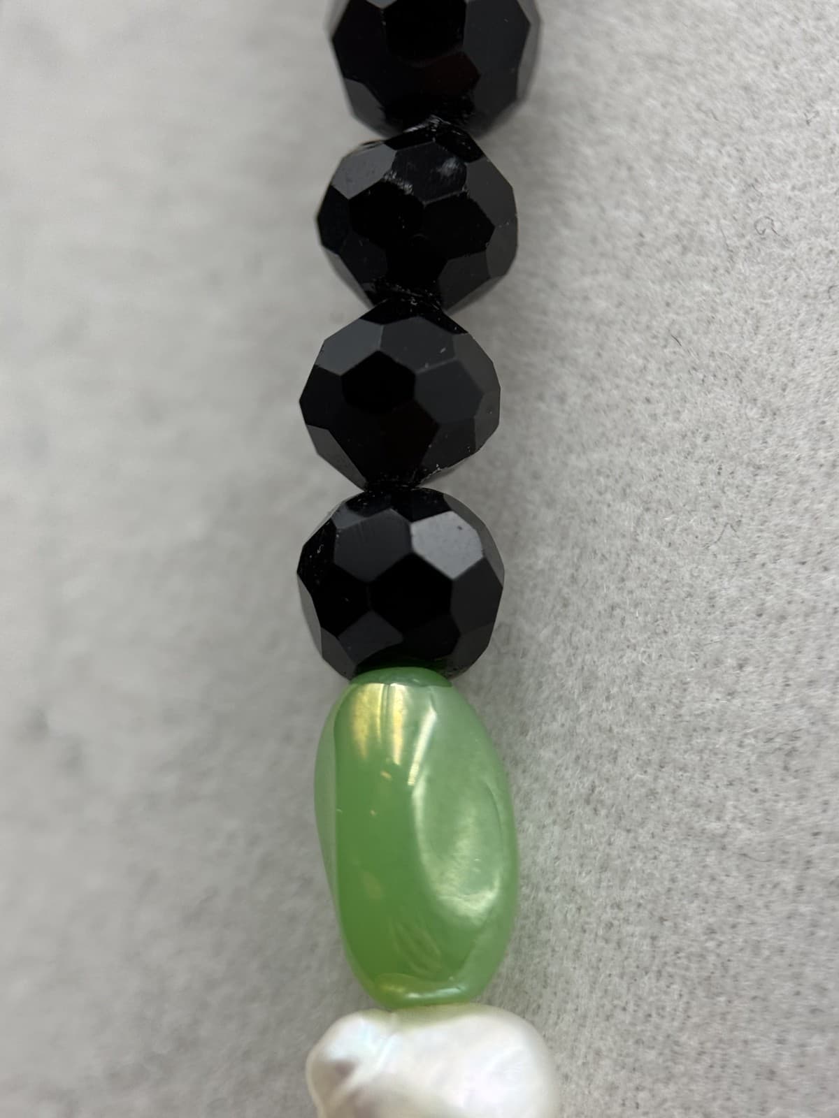 Vintage Black Green Glass & Faux Pearl Bead Necklace Mod Retro Chic - Thumbnail 9