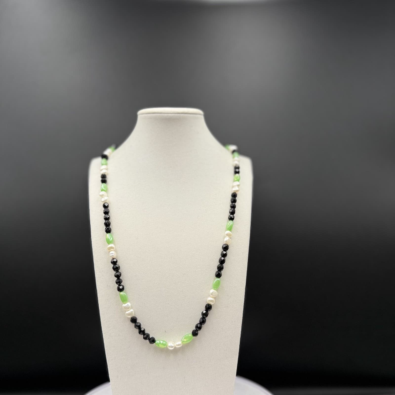 Vintage Black Green Glass & Faux Pearl Bead Necklace Mod Retro Chic - Thumbnail 2