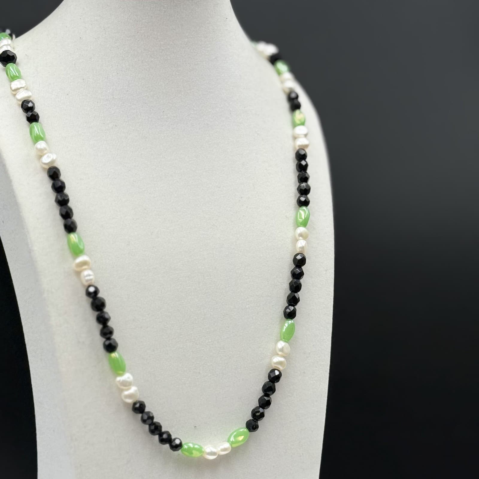 Vintage Black Green Glass & Faux Pearl Bead Necklace Mod Retro Chic - Thumbnail 6