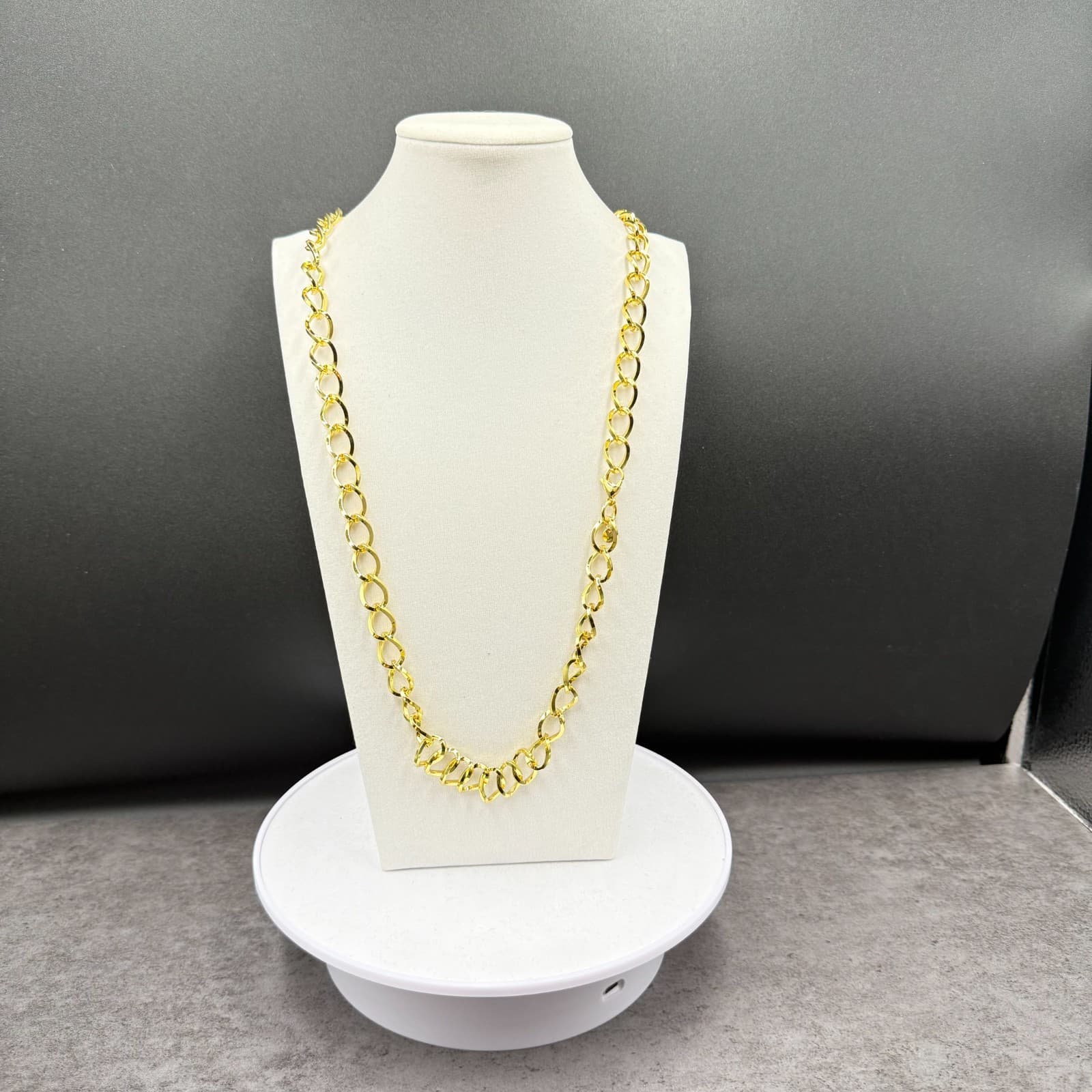 Vintage Gold-Tone Oval Link Chain Necklace Chunky Statement Stainless Steel