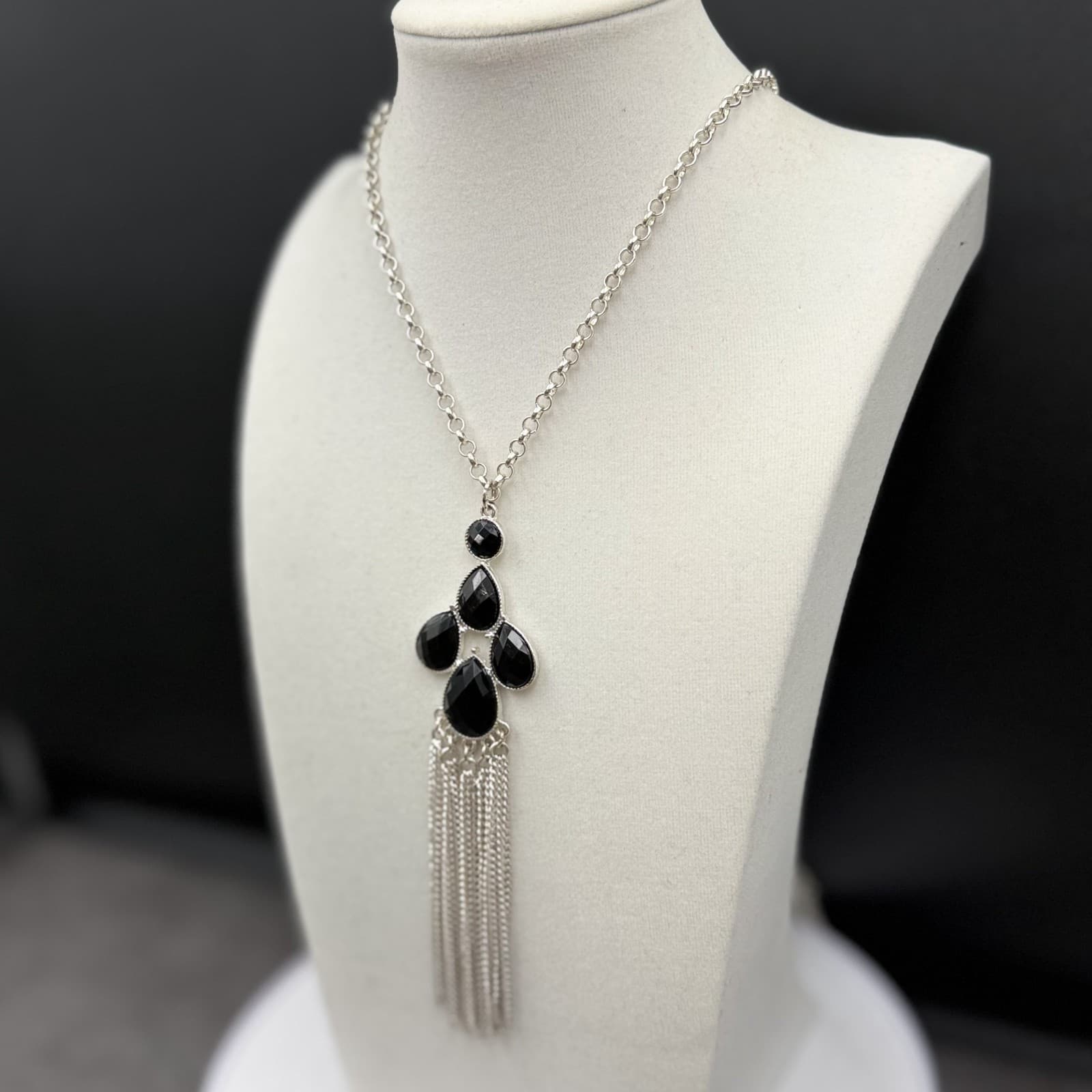Vintage Silver Black Teardrop Pendant Necklace w/ Chain Tassel Glam - Thumbnail 2