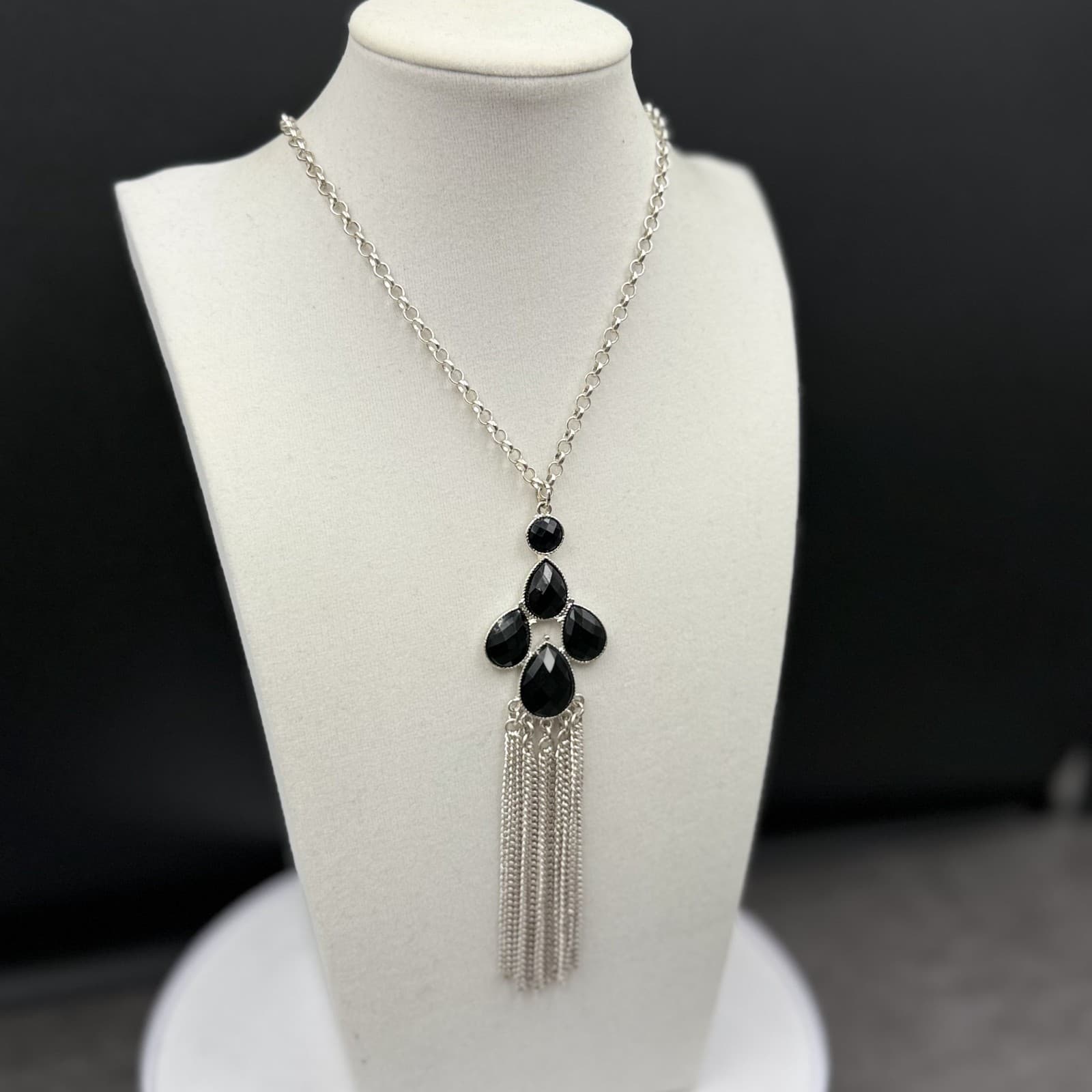 Vintage Silver Black Teardrop Pendant Necklace w/ Chain Tassel Glam - Thumbnail 3