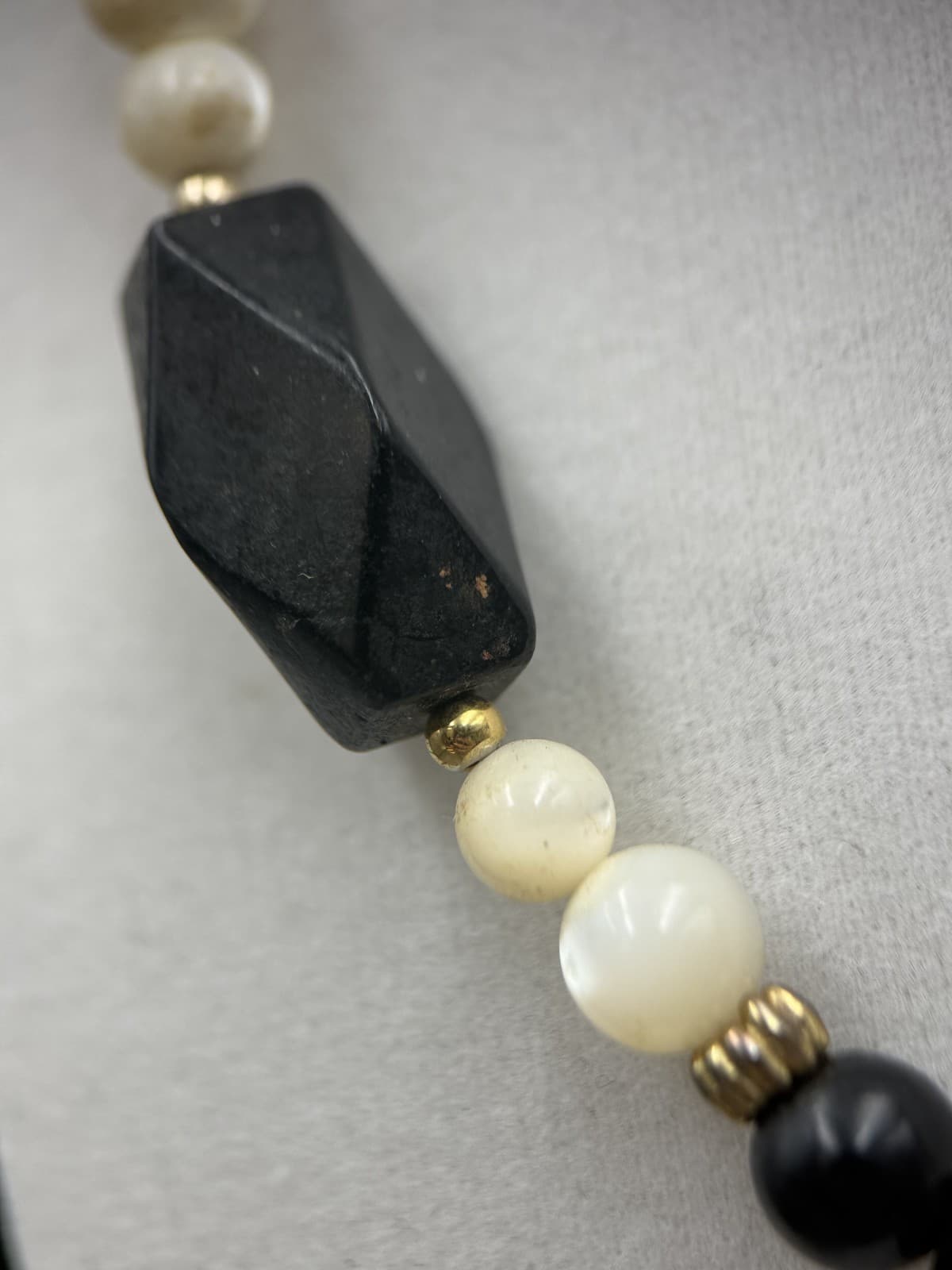 Vintage Black Cream Acrylic Faceted Bead Necklace Geometric Retro Chic - Thumbnail 6