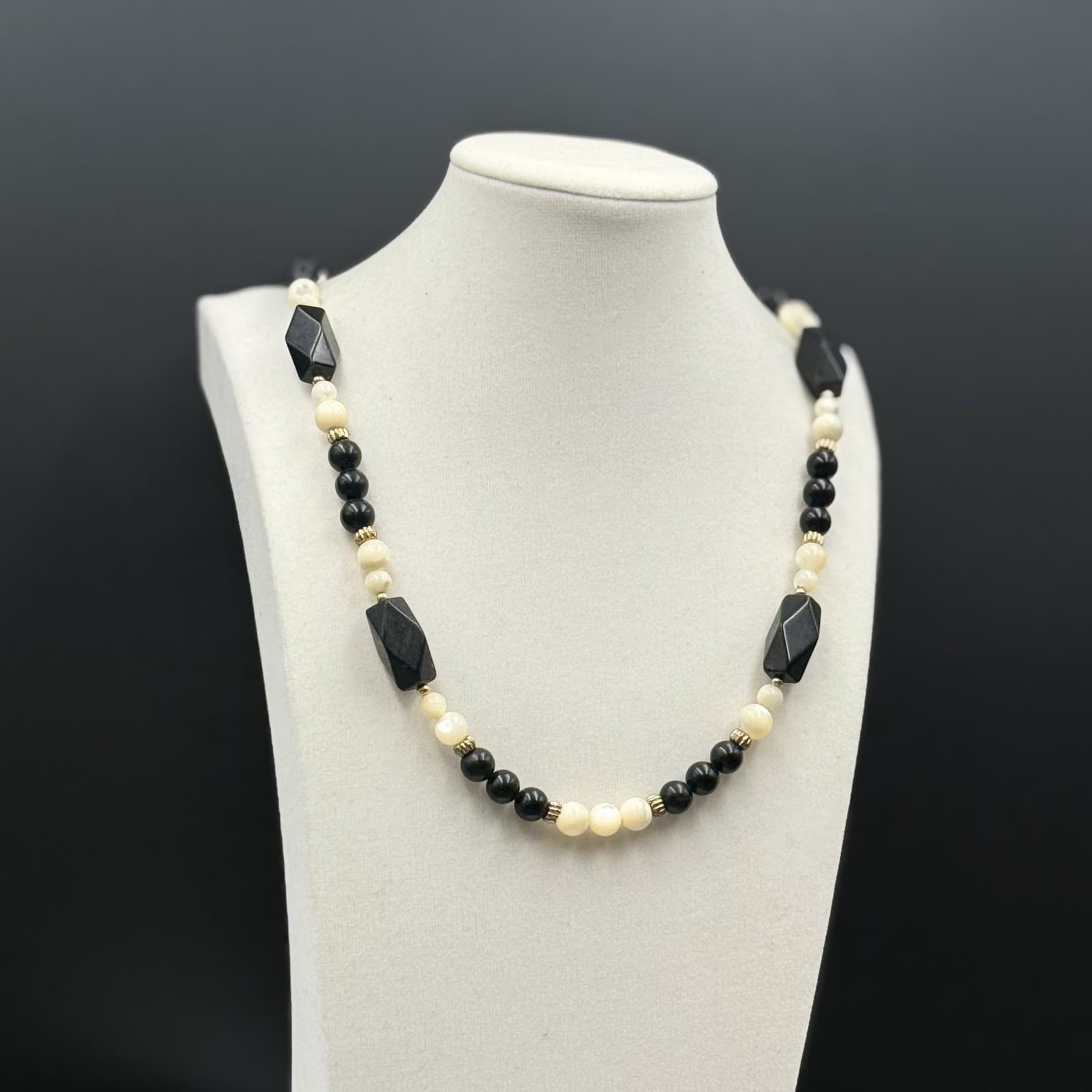 Vintage Black Cream Acrylic Faceted Bead Necklace Geometric Retro Chic - Thumbnail 3