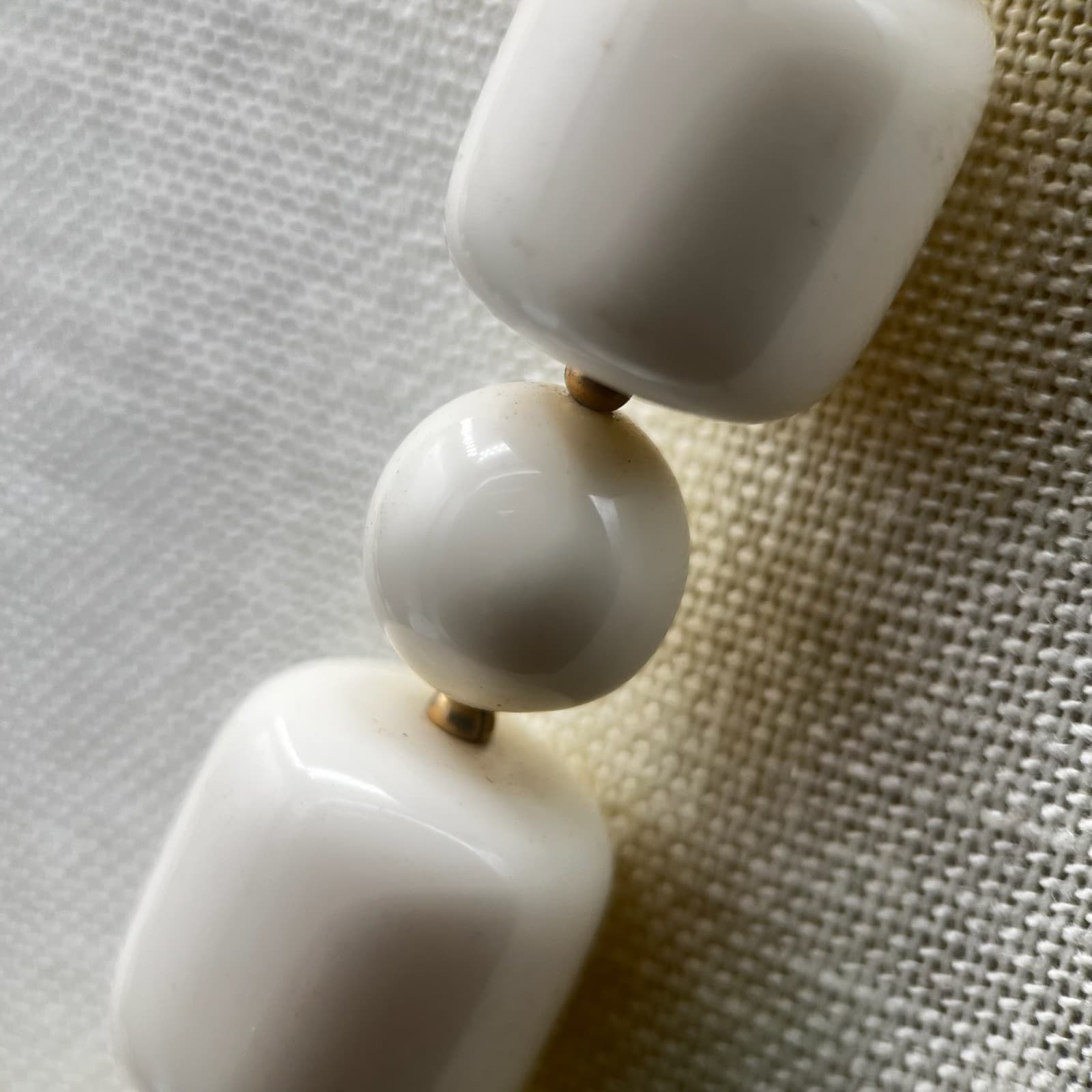 Vintage Chunky Cream White Acrylic Beads Necklace 1970s 1980s Retro Fashion - Thumbnail 8