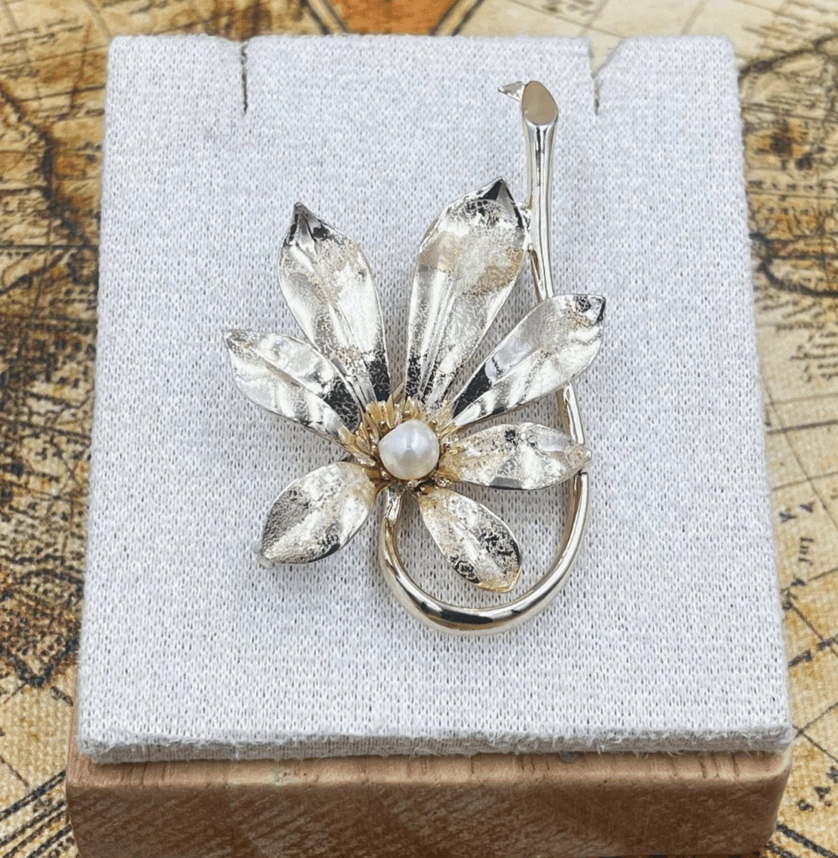 Vintage Oceanve Atlan Silver-Tone Floral Brooch w/ Faux Pearl Center