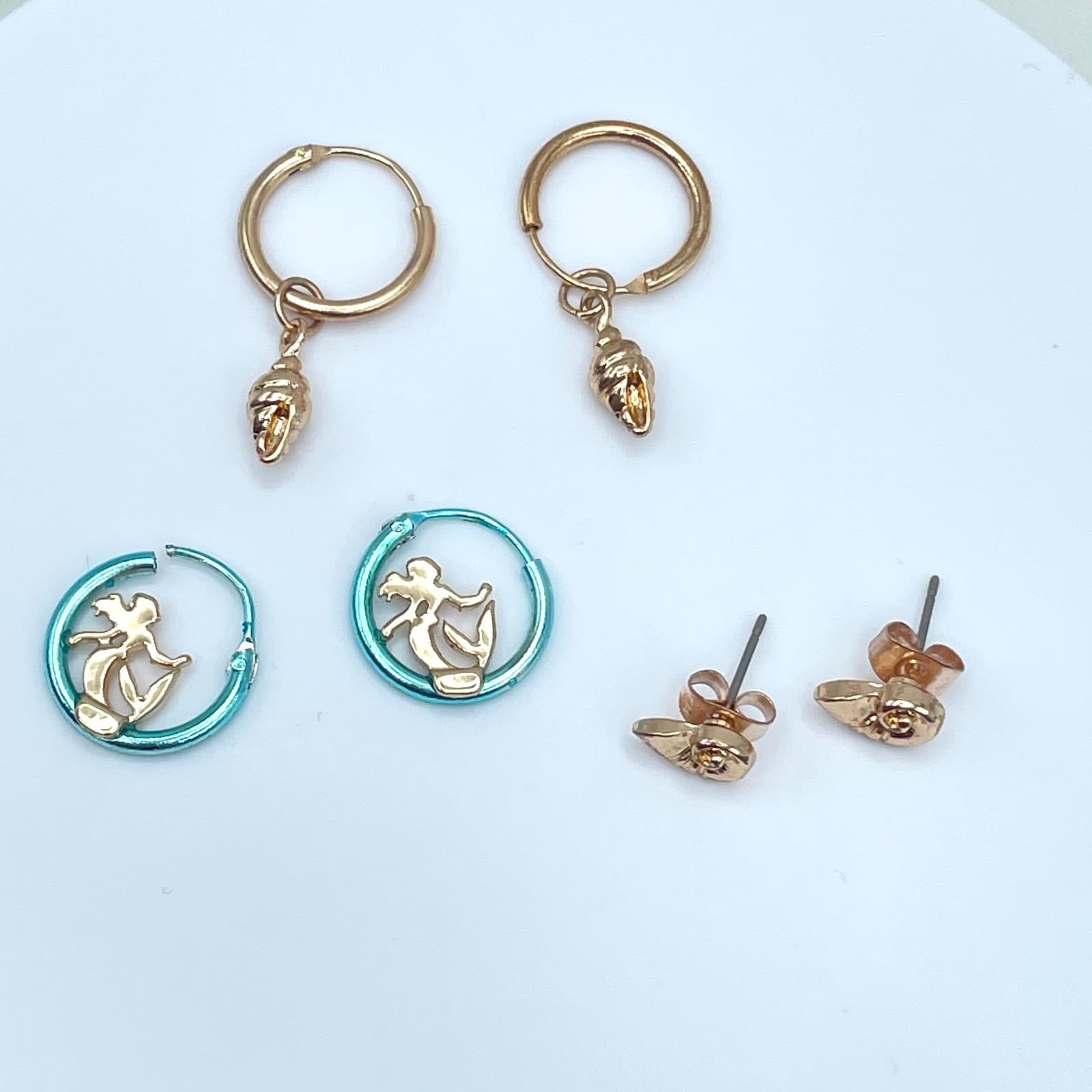 Vintage Y2K Gold Tone Blue Mermaid Hoop & Seashell Hoop Stud Earrings Set