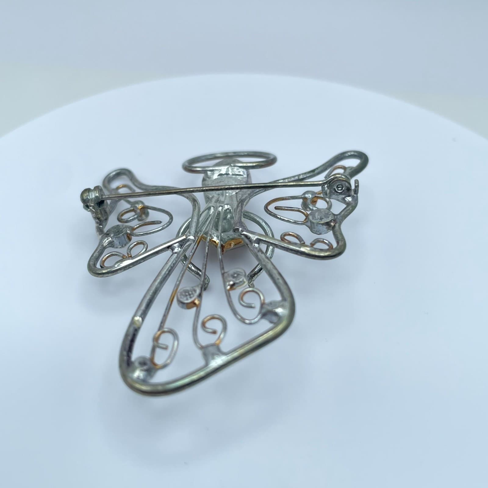 VTG Silver-Tone Engraved Metal Faceted Rhinestone Embellished Butterfly Brooch - Thumbnail 2