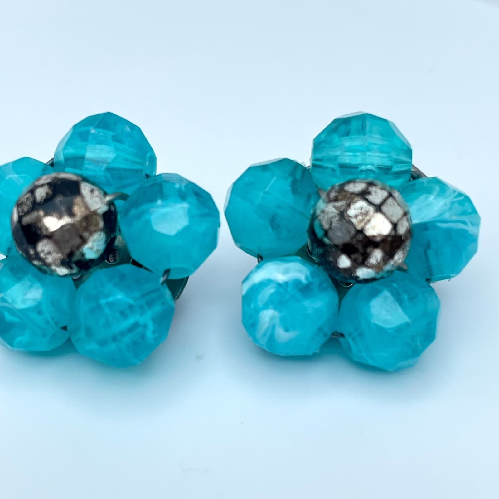 Vintage 1950s Silver-Tone Aqua Faceted Cluster Flower Beads Clip-On Earrings