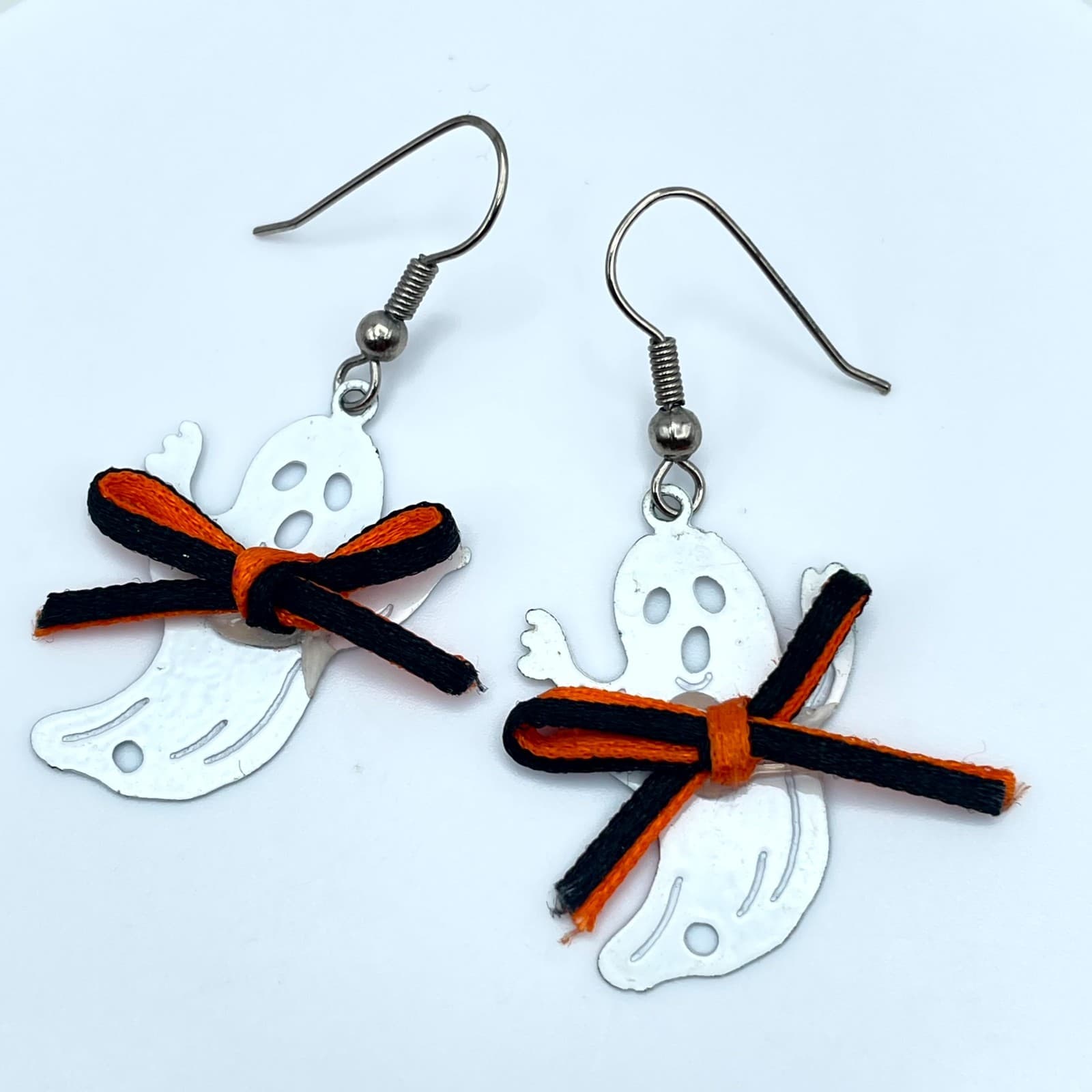 Whimsical Silver-Tone Spooky-Cute Motif Bow Detail Dangle French Hook Earrings - Thumbnail 4