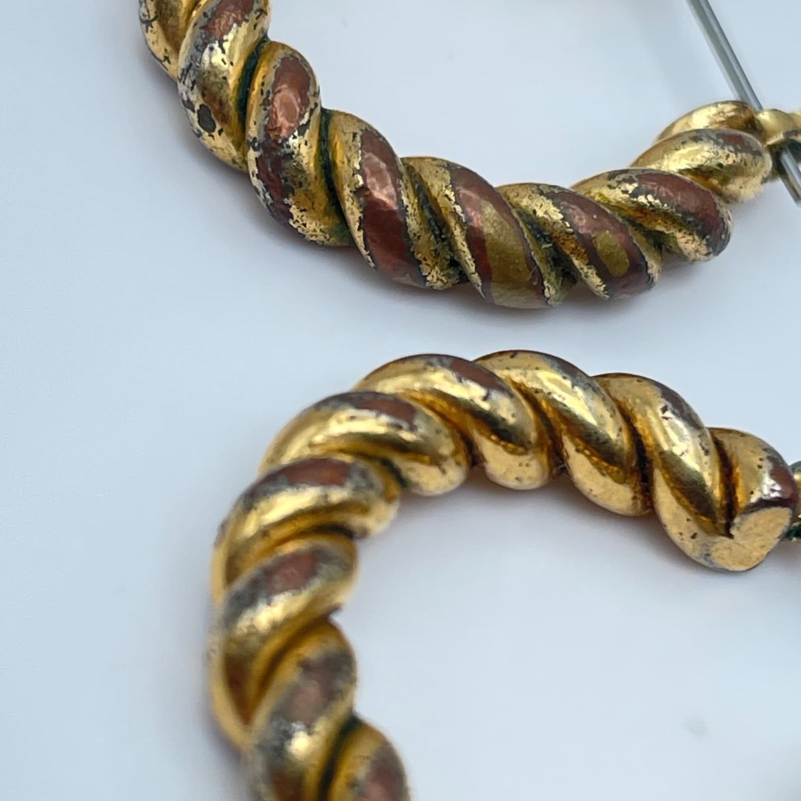 Vintage 80s Gold Tone Twisted Rope Hoop Earrings Textured Retro Fashion Jewelry - Thumbnail 5
