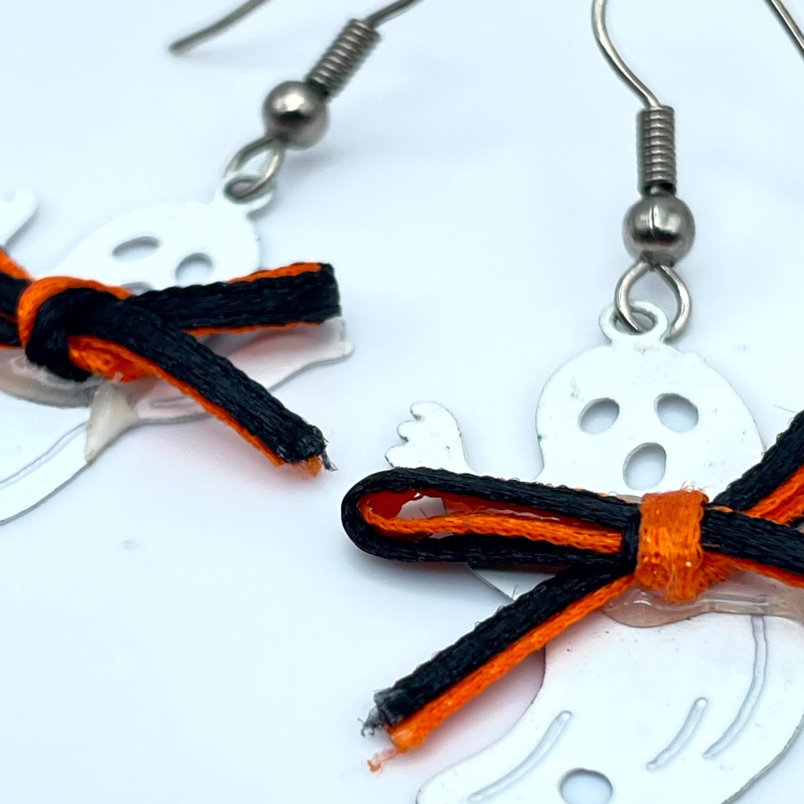 Whimsical Silver-Tone Spooky-Cute Motif Bow Detail Dangle French Hook Earrings - Thumbnail 5