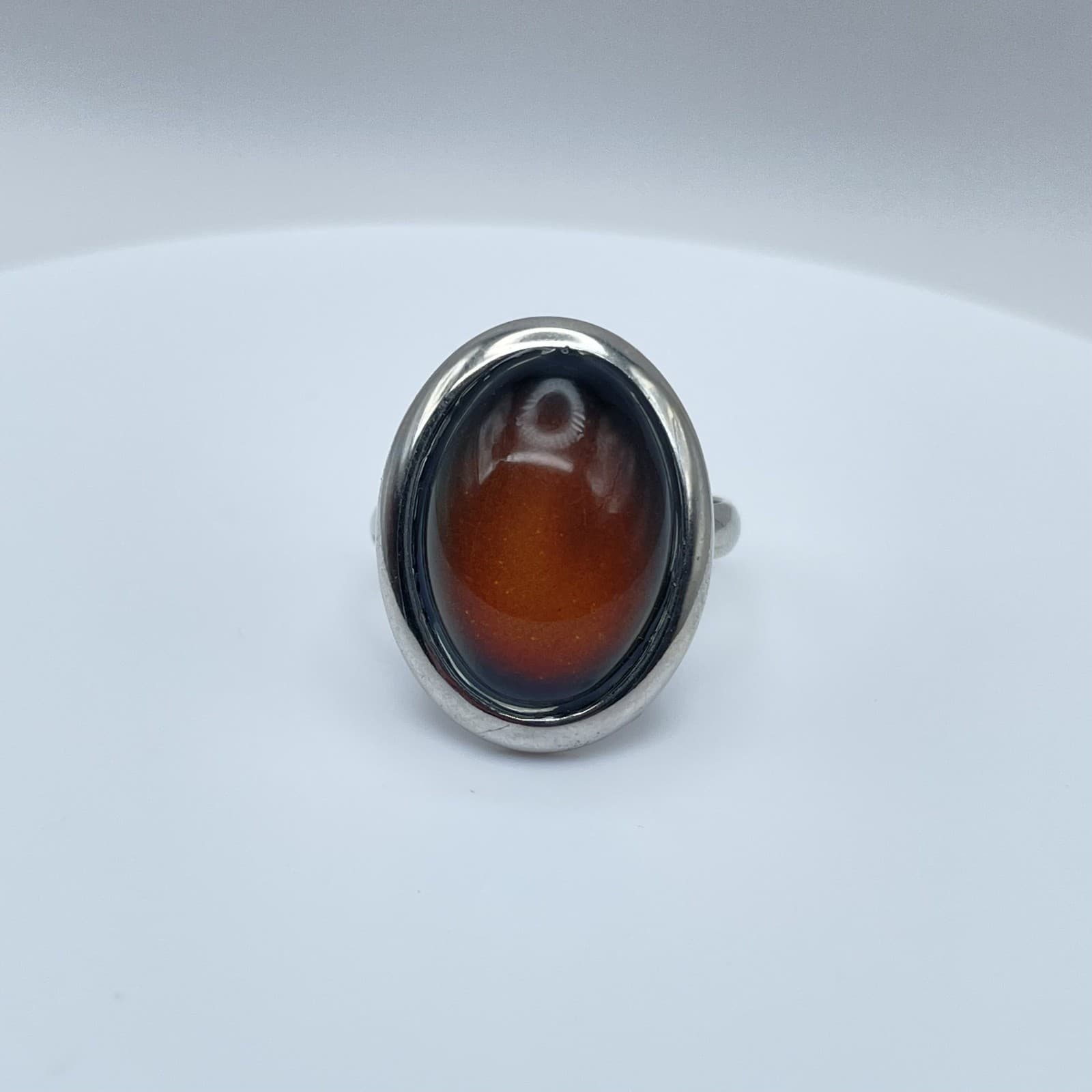 Vintage Style Mood Ring Color Changing Oval Stone Silver Tone Size 7 - Thumbnail 5