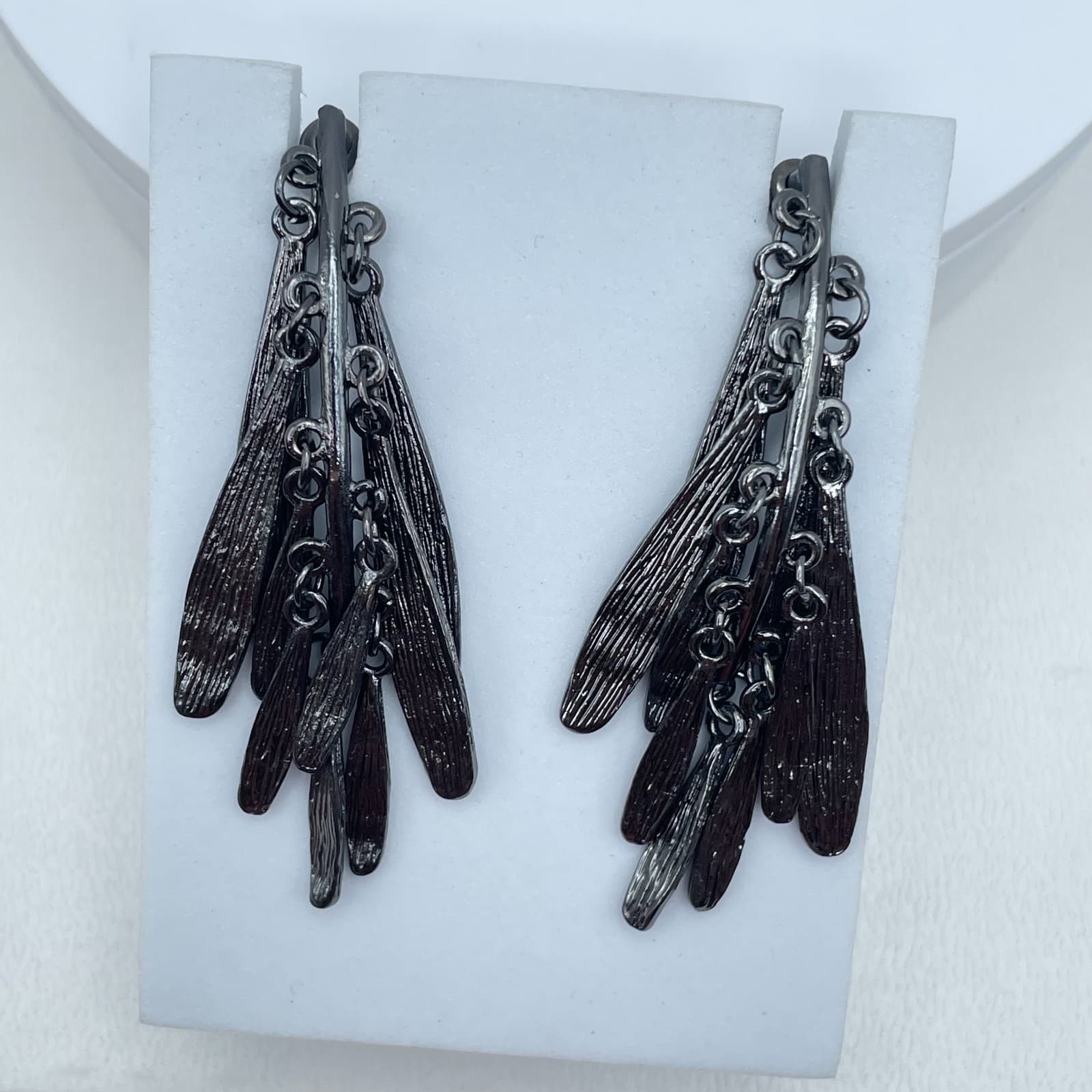 Vintage 90s Gunmetal Fringe Dangle Earrings Textured Leaf Tassel Women's Jewelry - Thumbnail 5