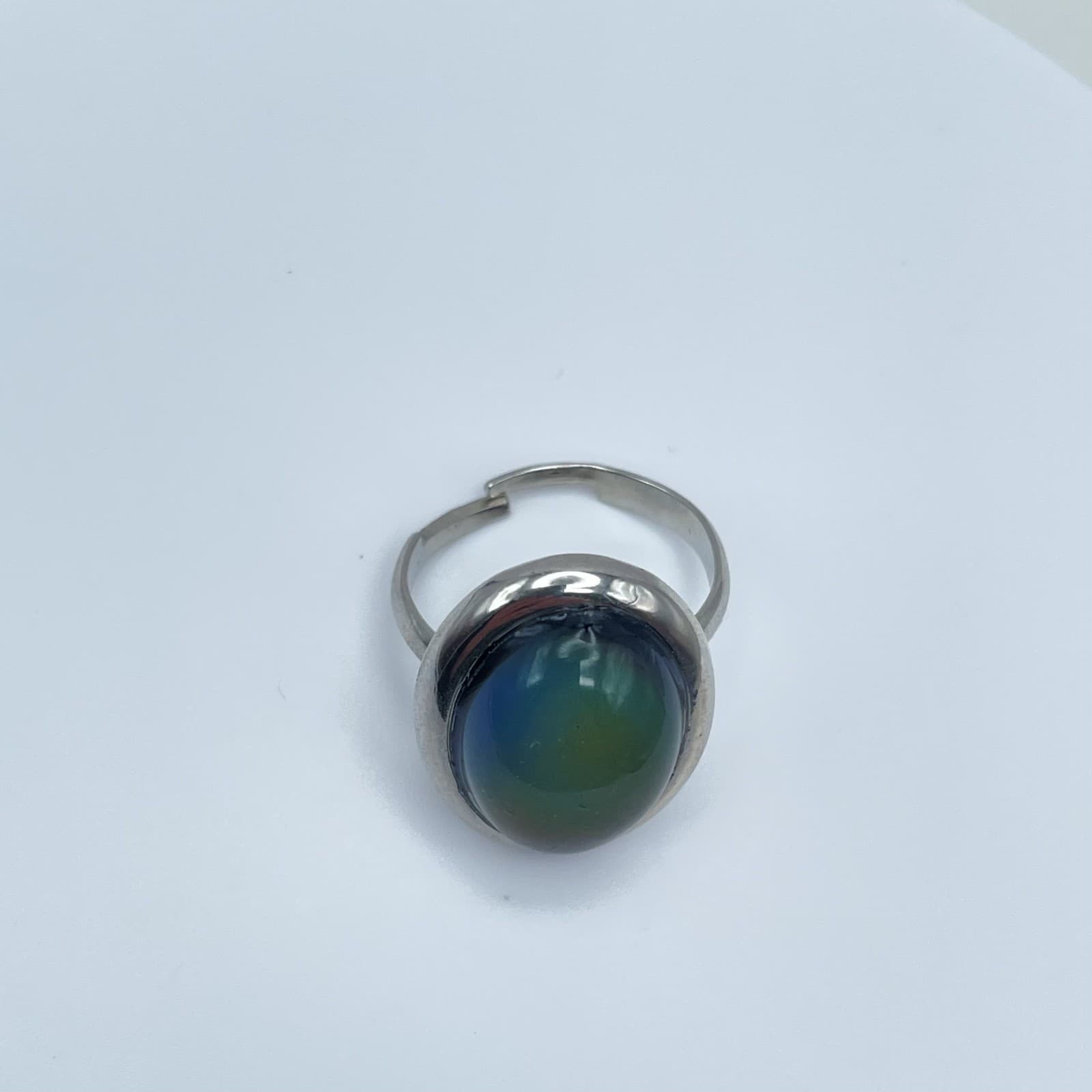 Vintage Style Mood Ring Color Changing Oval Stone Silver Tone Size 7 - Thumbnail 6