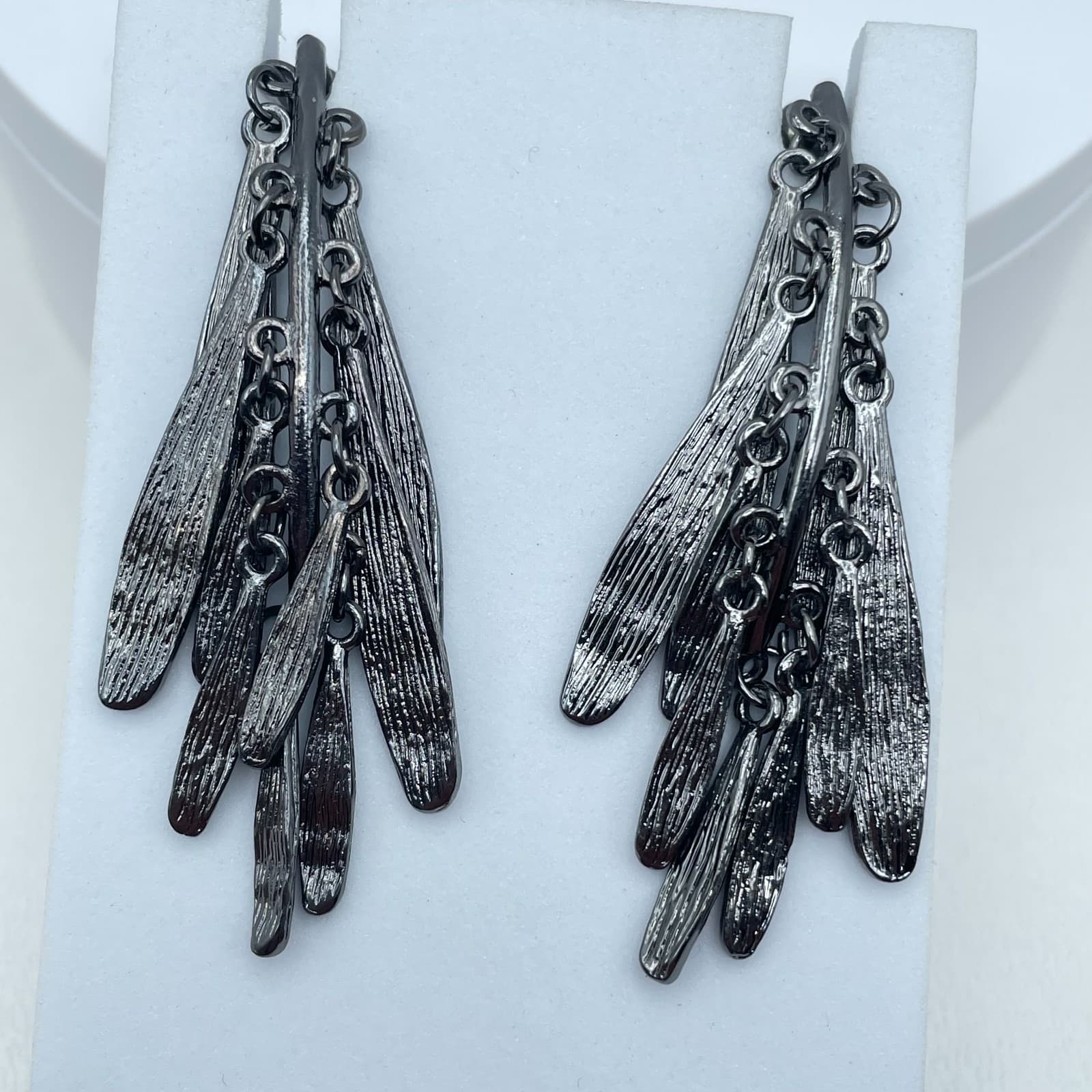 Vintage 90s Gunmetal Fringe Dangle Earrings Textured Leaf Tassel Women's Jewelry - Thumbnail 2