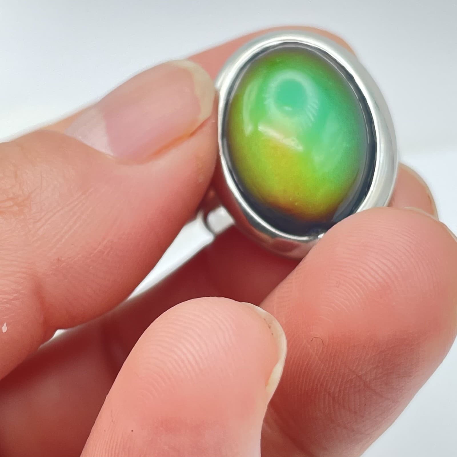 Vintage Style Mood Ring Color Changing Oval Stone Silver Tone Size 7 - Thumbnail 11