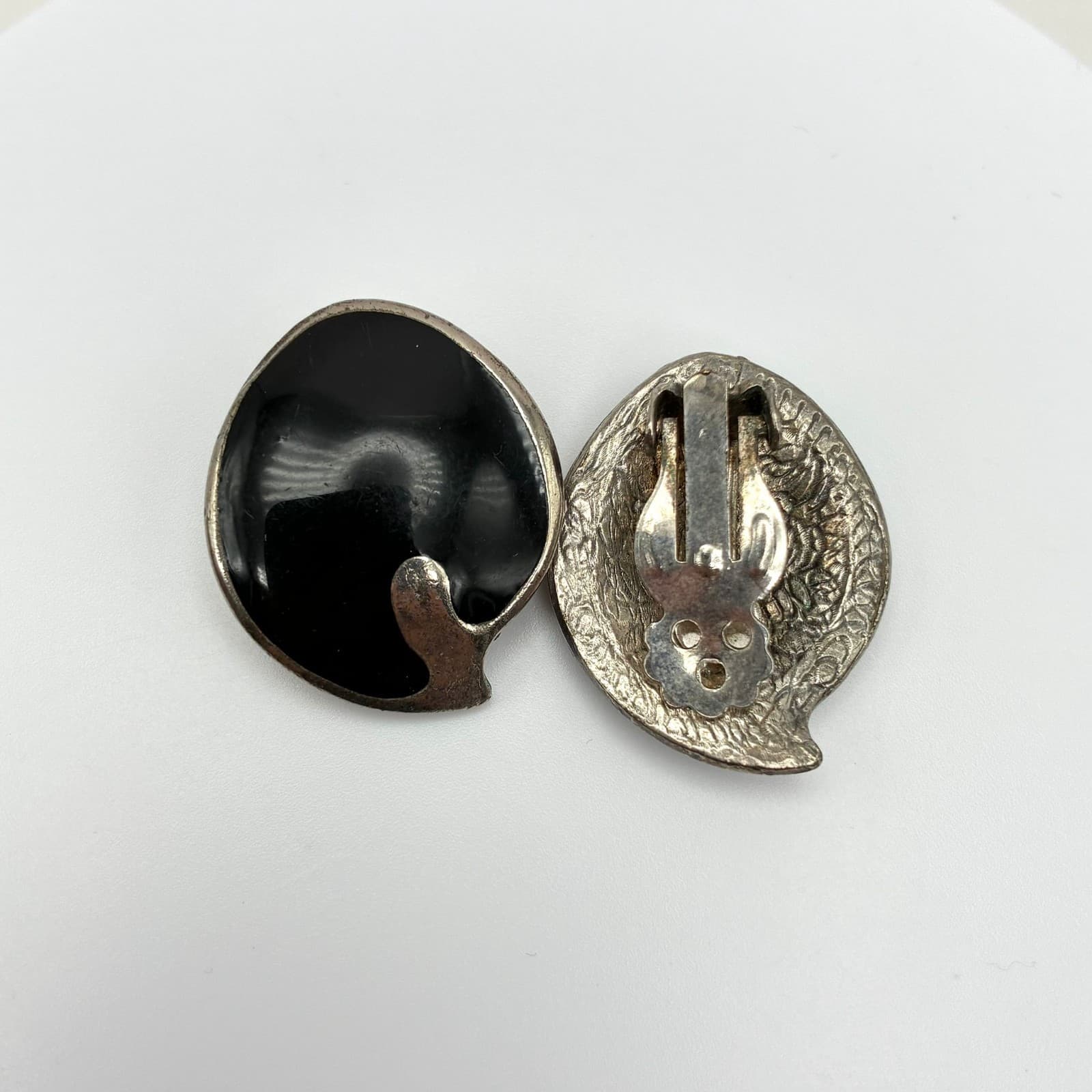 Vintage 80s 90s Black Enamel Silver Tone Earrings Chunky Women's Classic Jewelry - Thumbnail 7