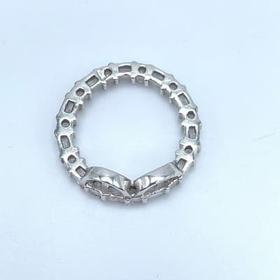 Classic Silver-Tone Engraved Cut-Out Metal Bow Motif Eternity-Style Band Ring - Thumbnail 2