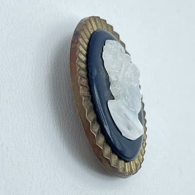 Vintage 1970s Gold-Tone Sunburst-Style Border The Muse Lady Cameo Brooch Pin - Thumbnail 4
