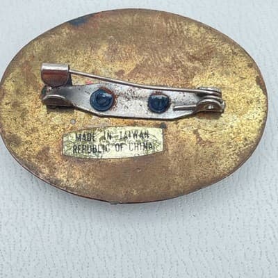Vintage 1970s Gold-Tone Sunburst-Style Border The Muse Lady Cameo Brooch Pin - Thumbnail 6