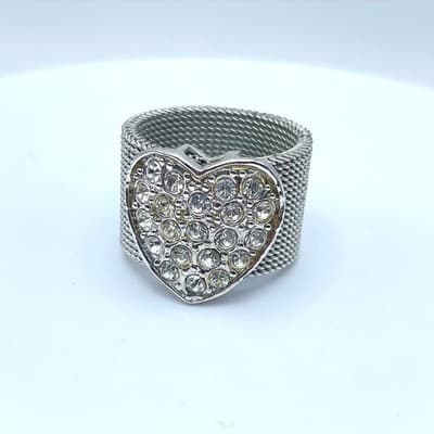Silver-Tone Mesh Style Pave Rhinestone Heart-Shaped Top Class Band Cocktail Ring - Thumbnail 4