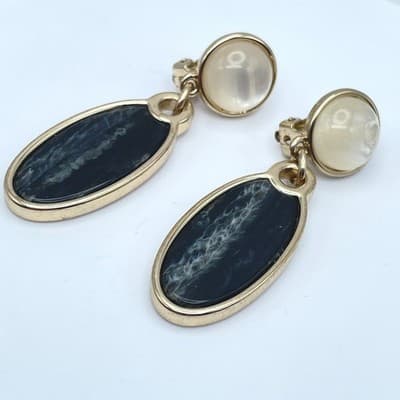 Vintage Gold-Tone Moonstone Bezel Poured Enamel Cabochon Clip-on Dangle Earrings - Thumbnail 3